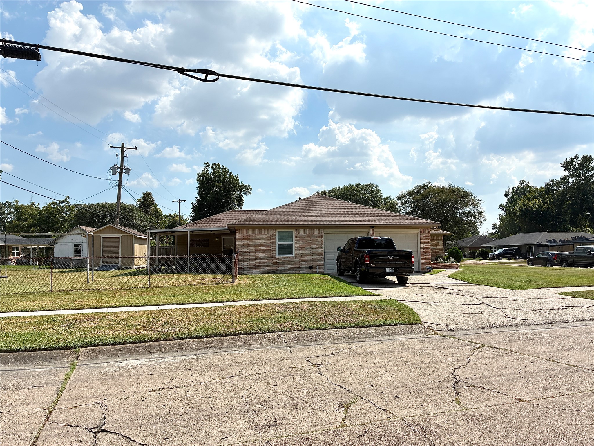 2113 Helen Street Property Photo 4