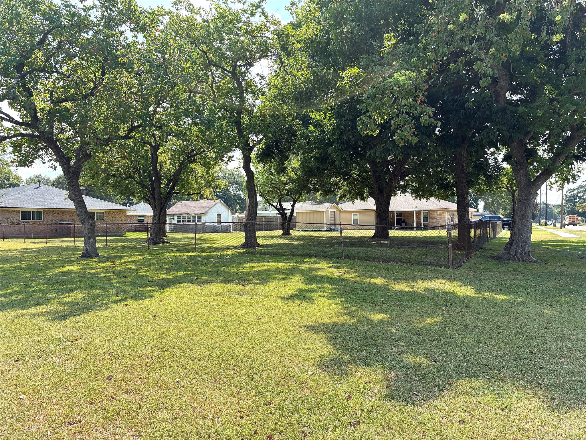 2113 Helen Street Property Photo 5