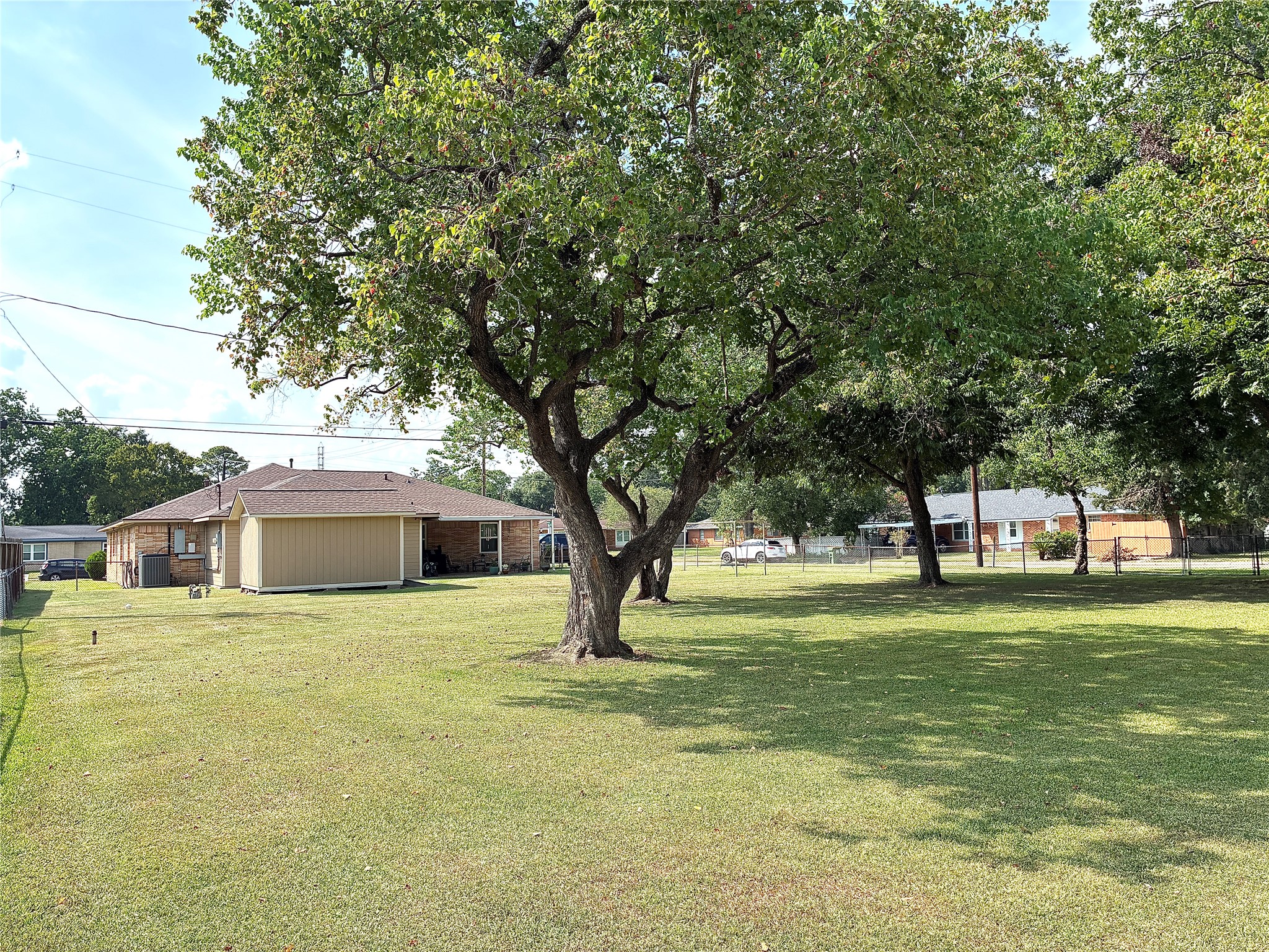 2113 Helen Street Property Photo 7
