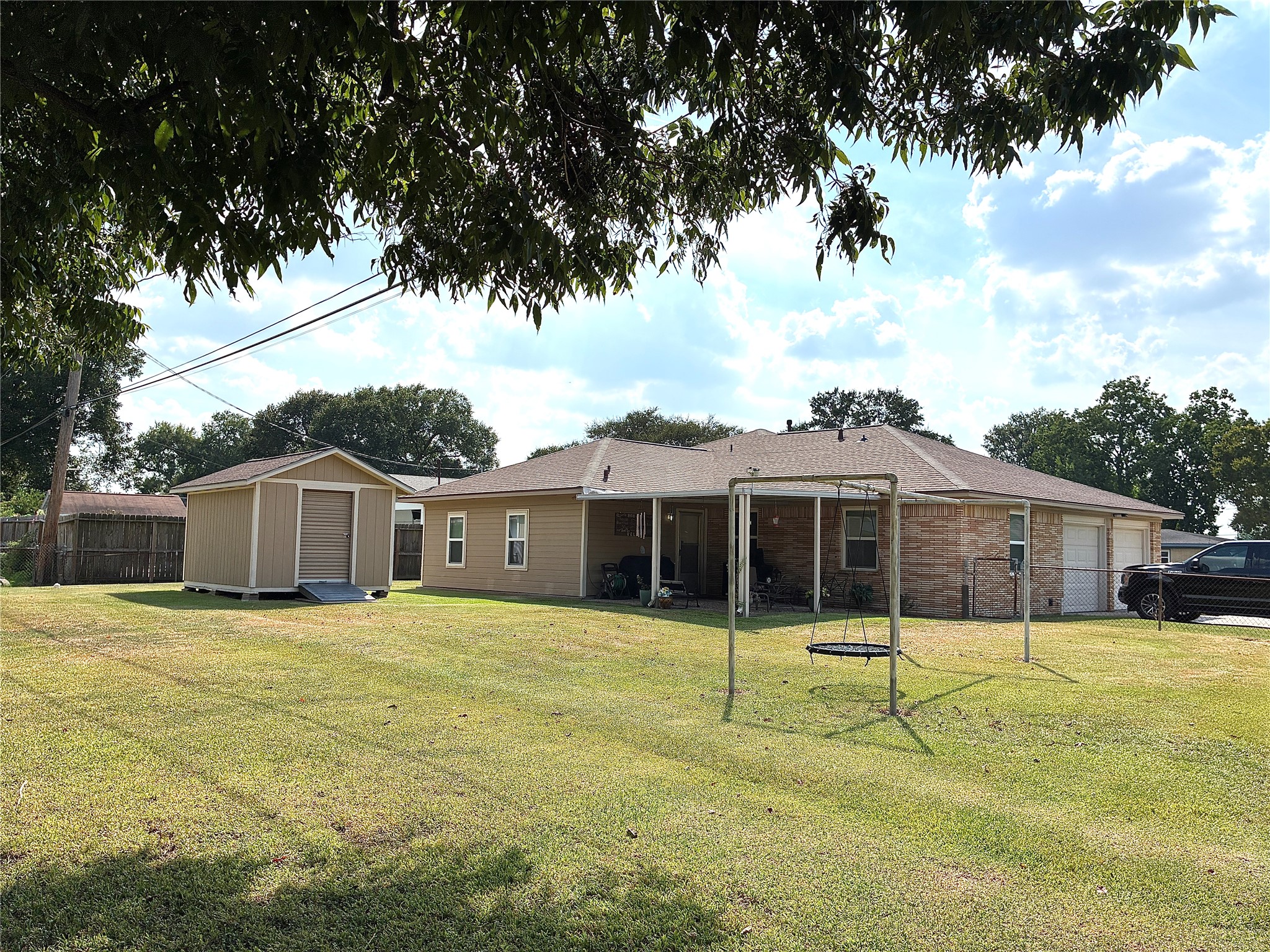 2113 Helen Street Property Photo 10