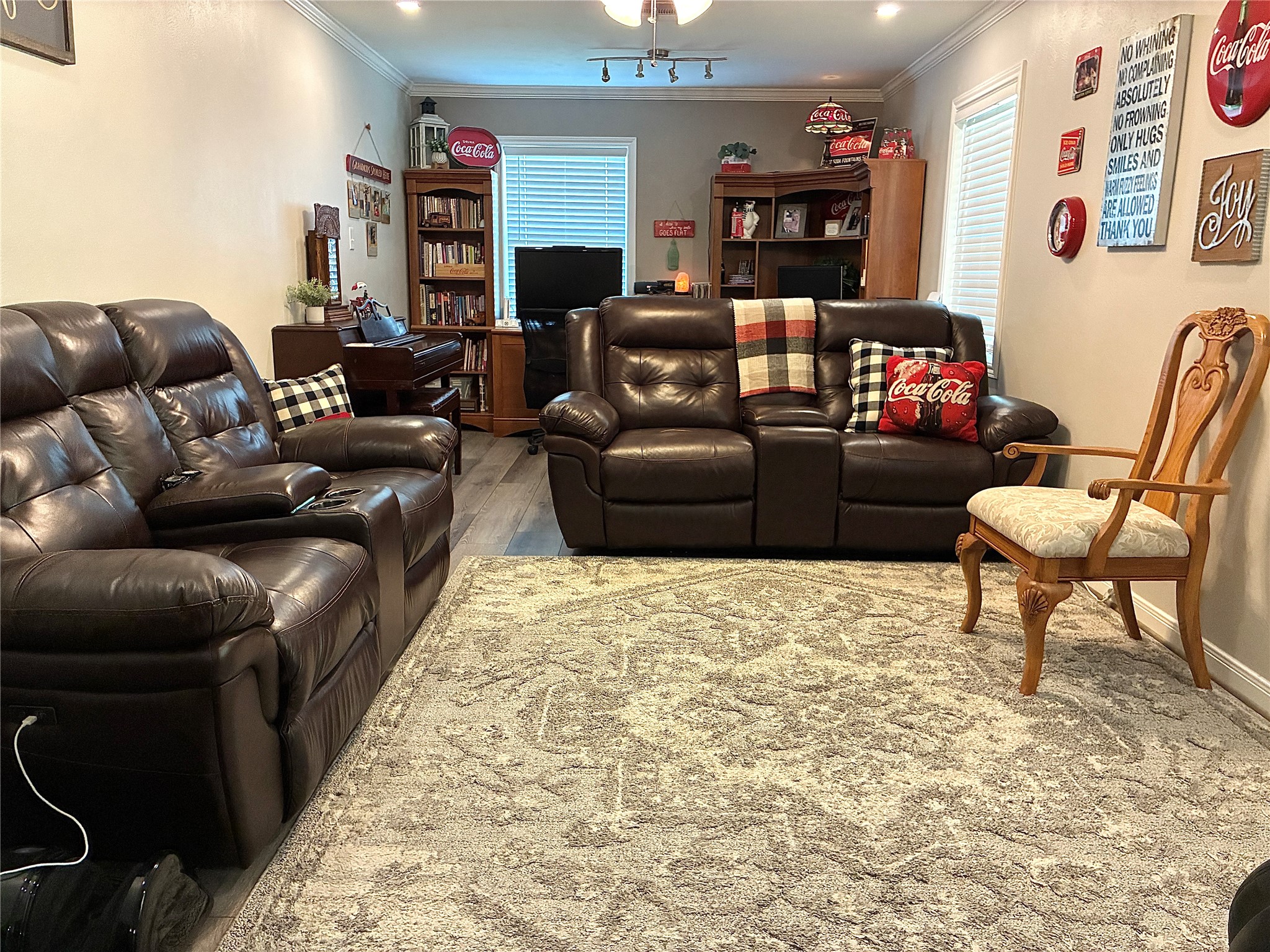 2113 Helen Street Property Photo 22