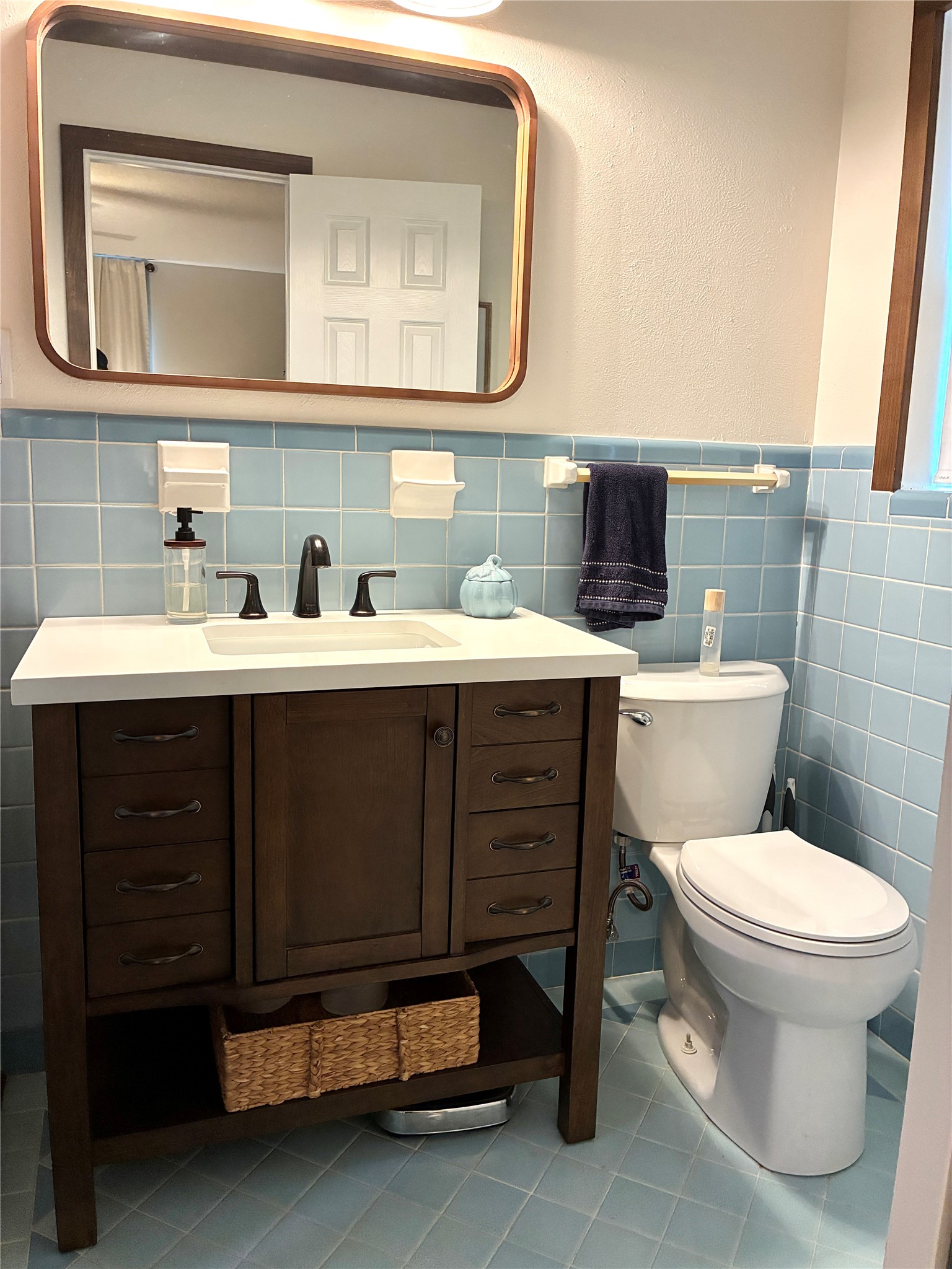 2113 Helen Street Property Photo 28