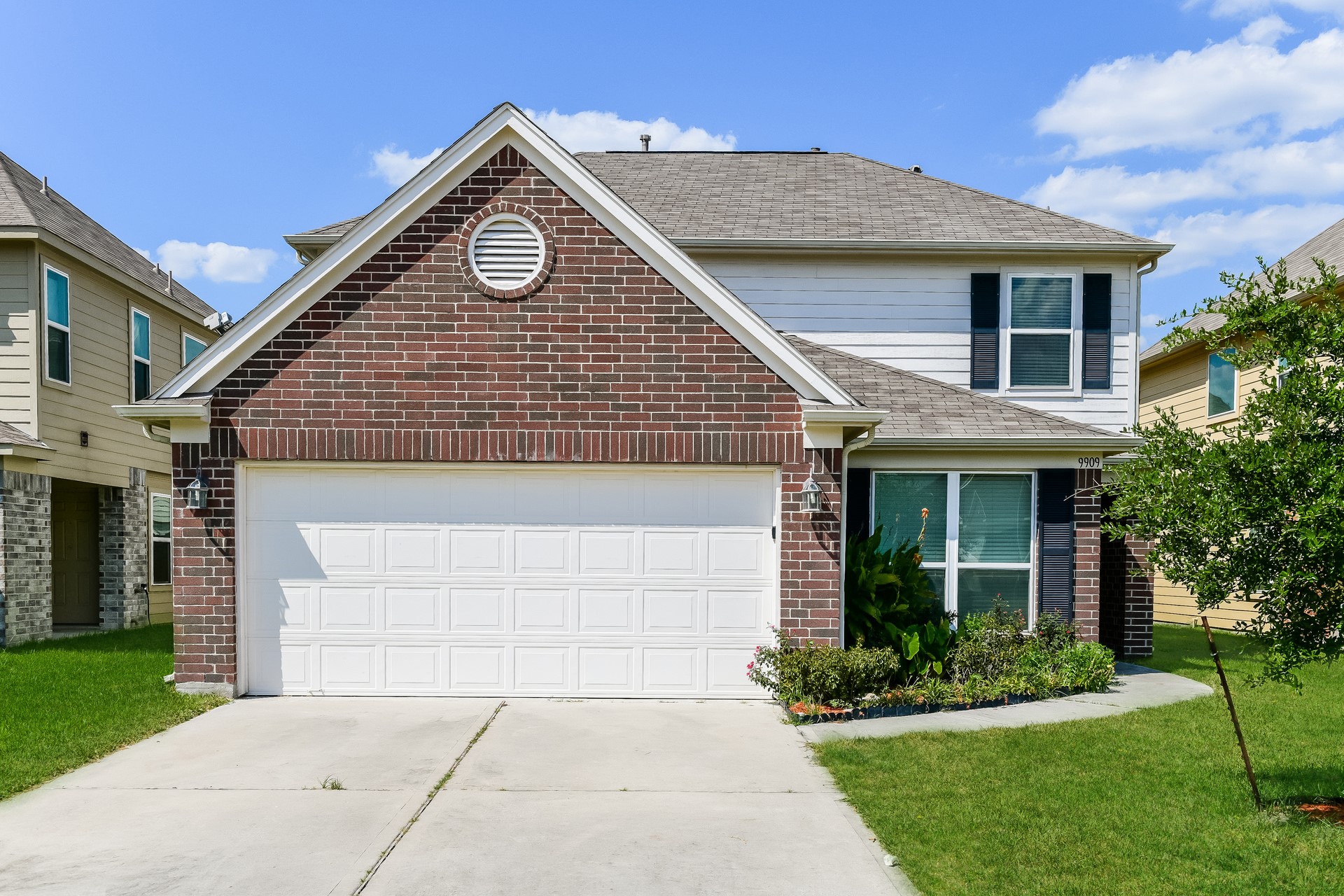9909 Hyacinth Way Property Photo 1