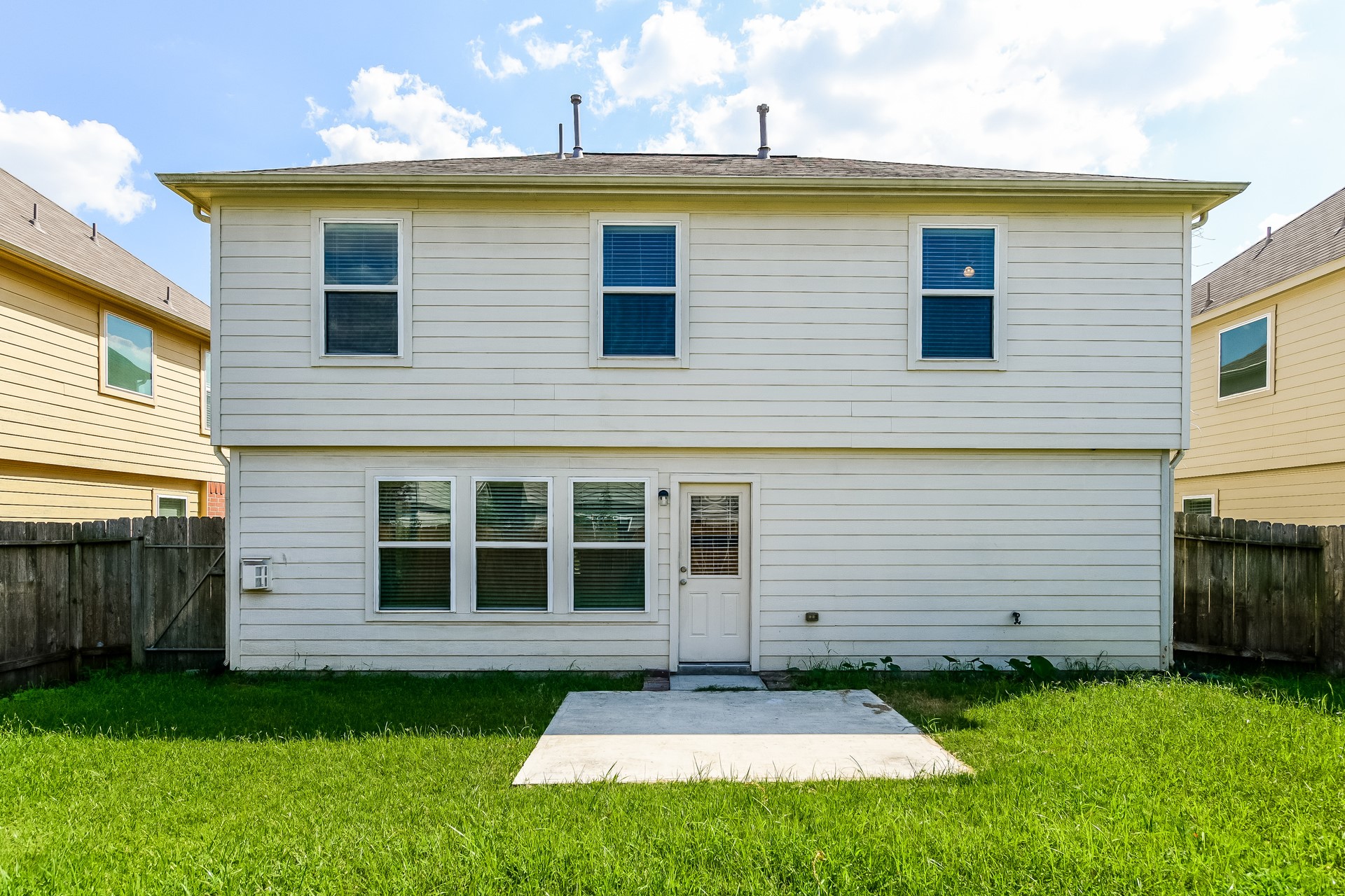 9909 Hyacinth Way Property Photo 14