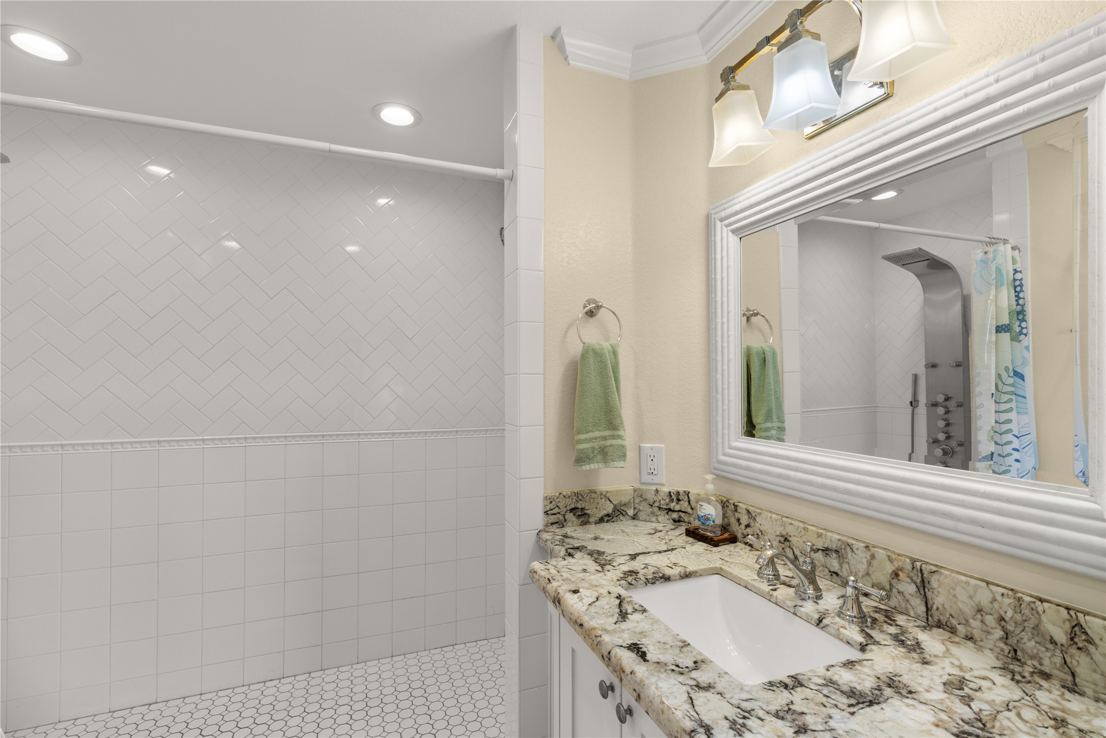 9520 Seawall Boulevard 239 Property Photo 17