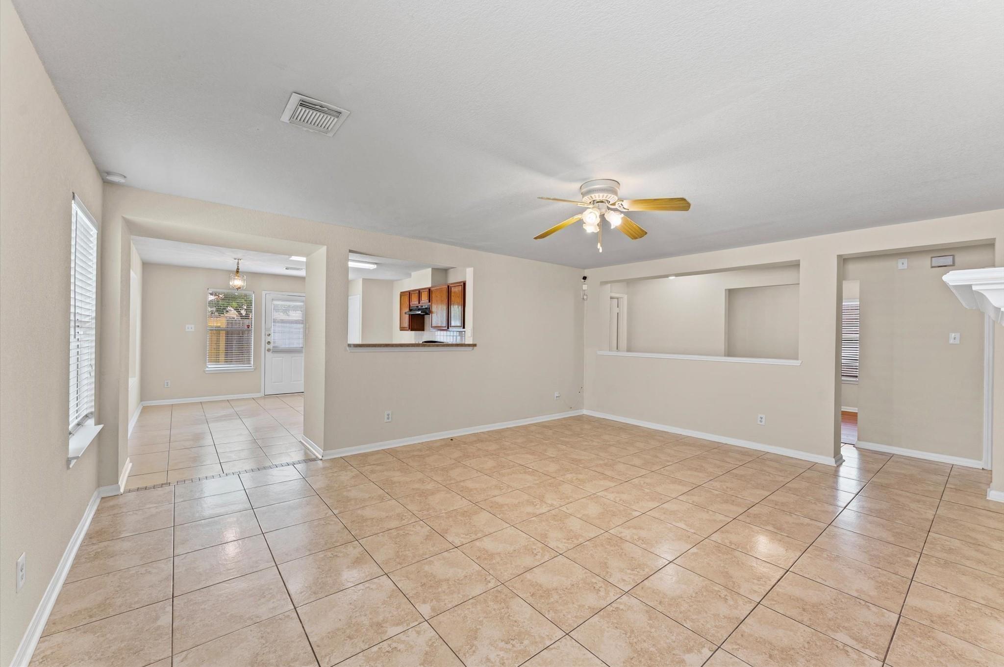 9231 Grove Haven Drive Property Photo 4