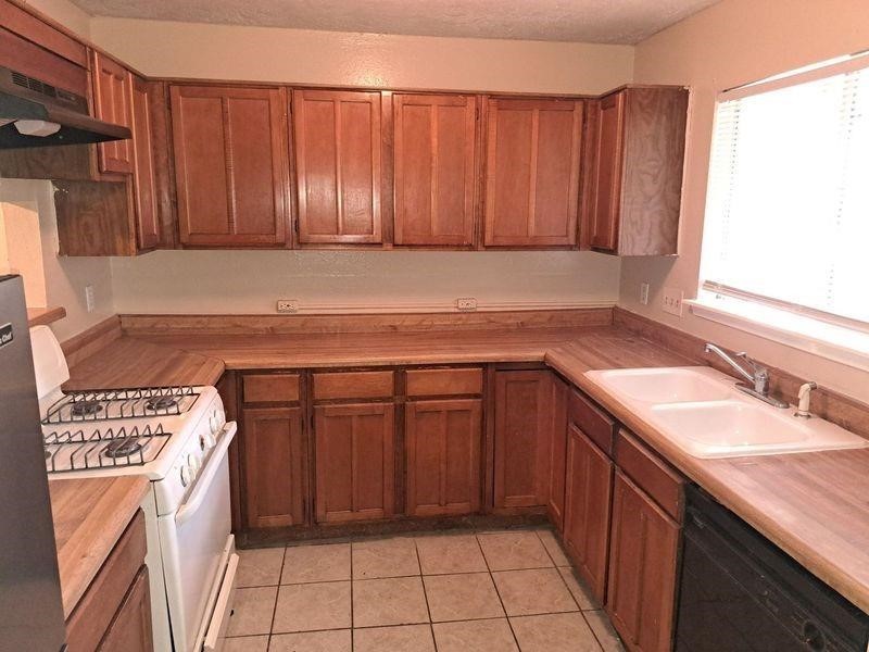 2426 Spring Dusk Lane Property Photo 4