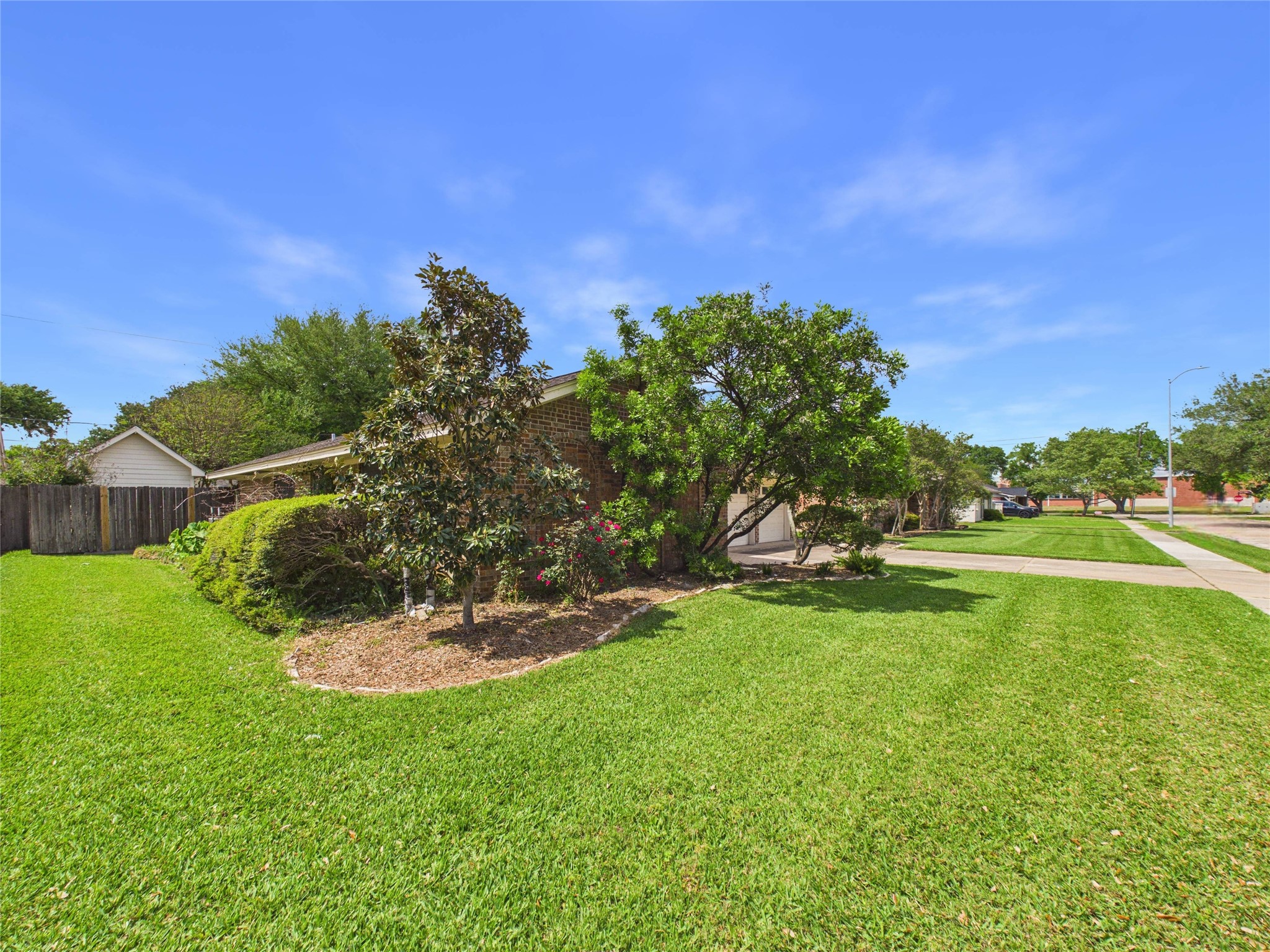 814 James Street Property Photo 2