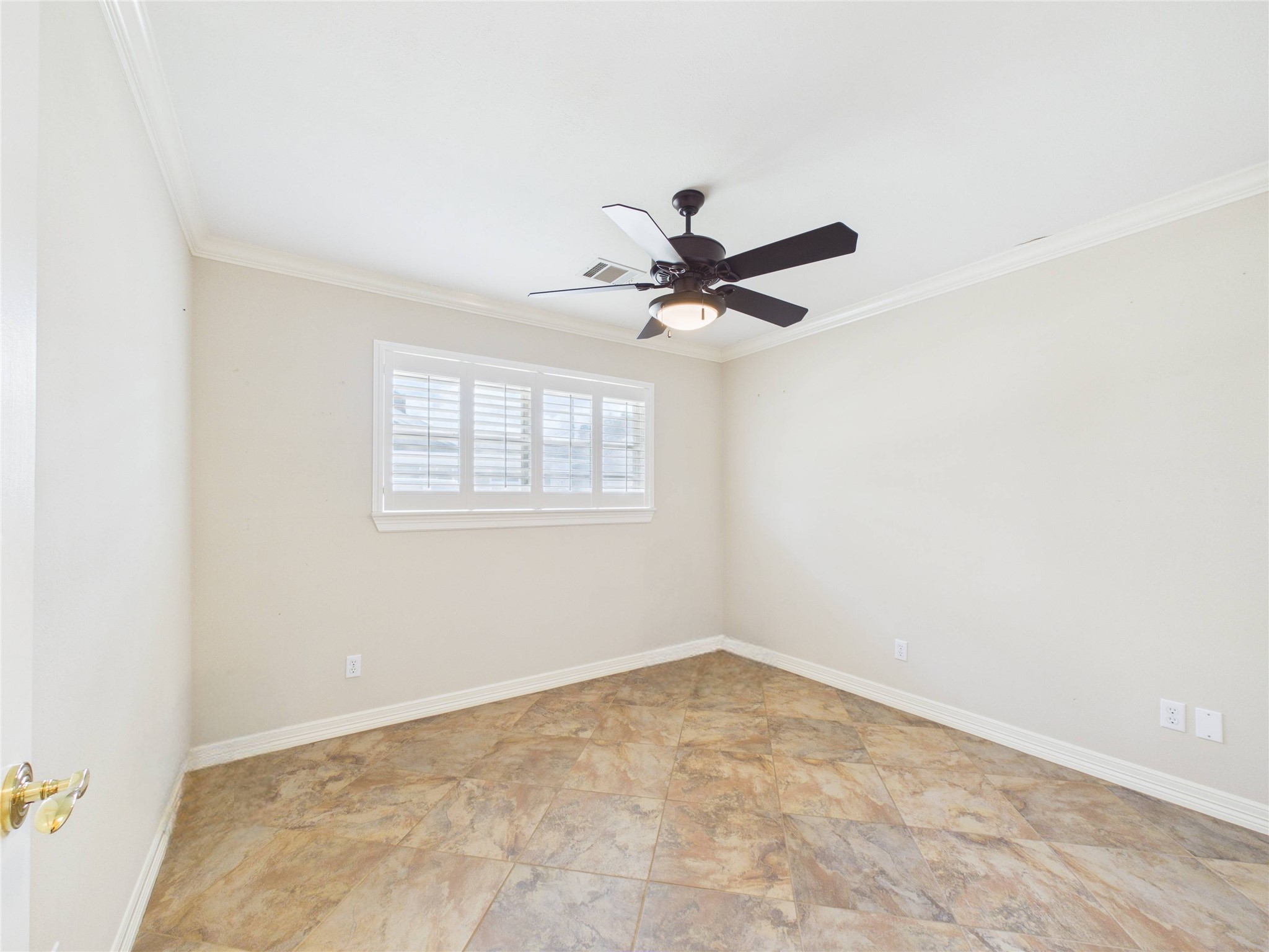 814 James Street Property Photo 20