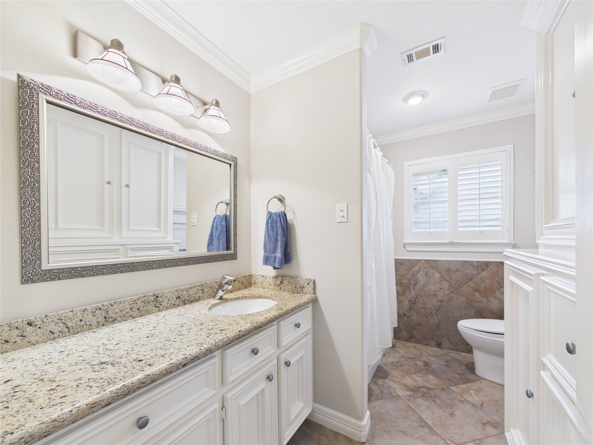 814 James Street Property Photo 22