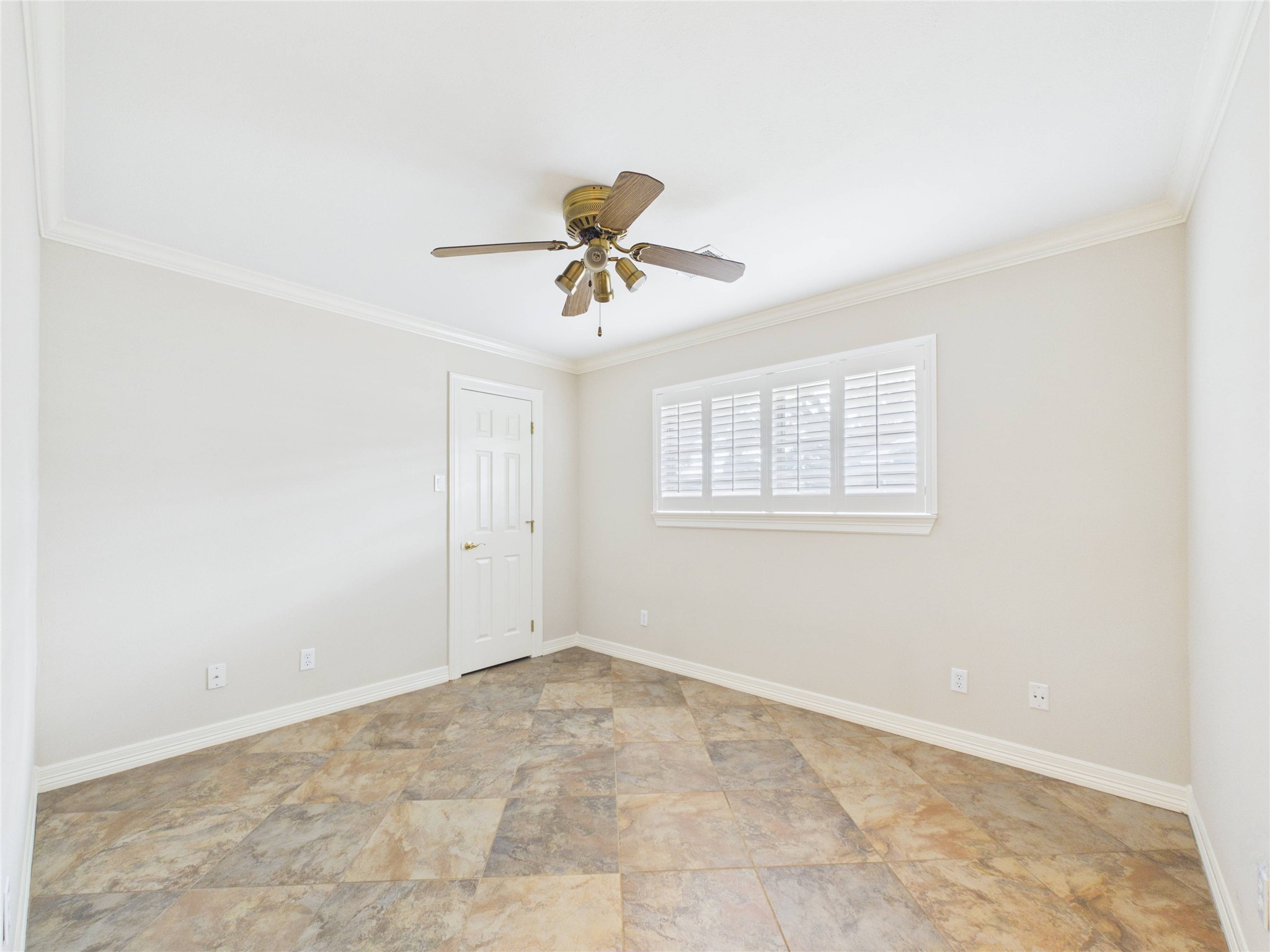 814 James Street Property Photo 23