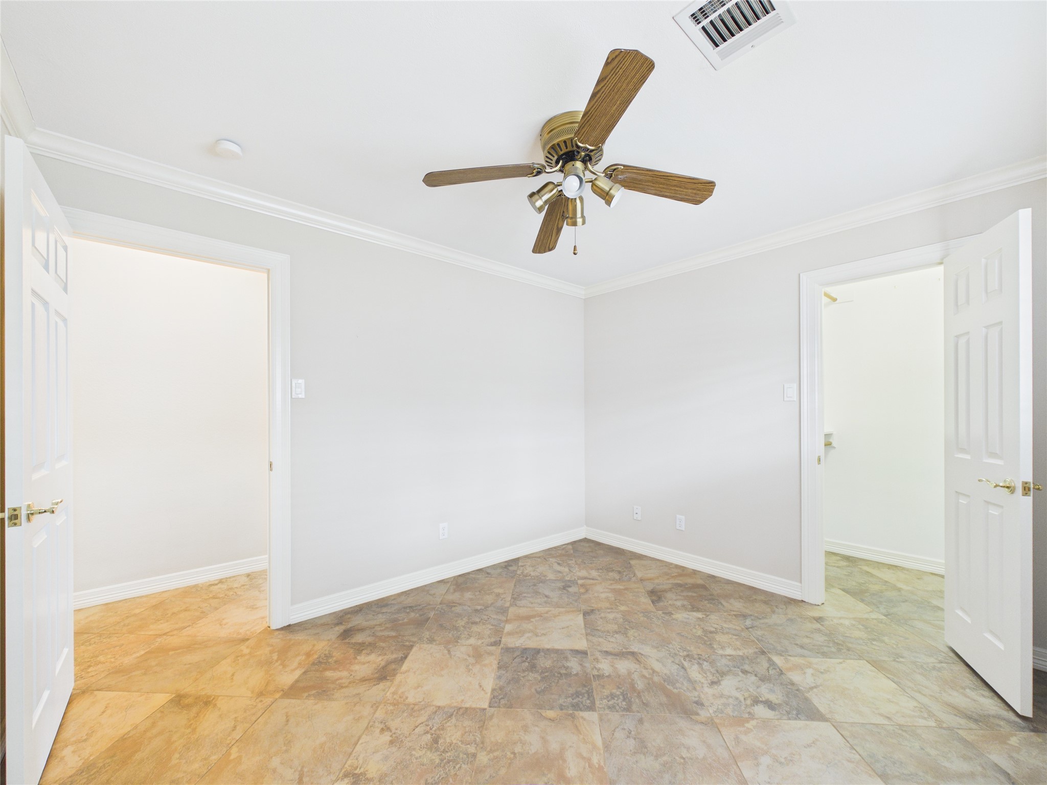 814 James Street Property Photo 24