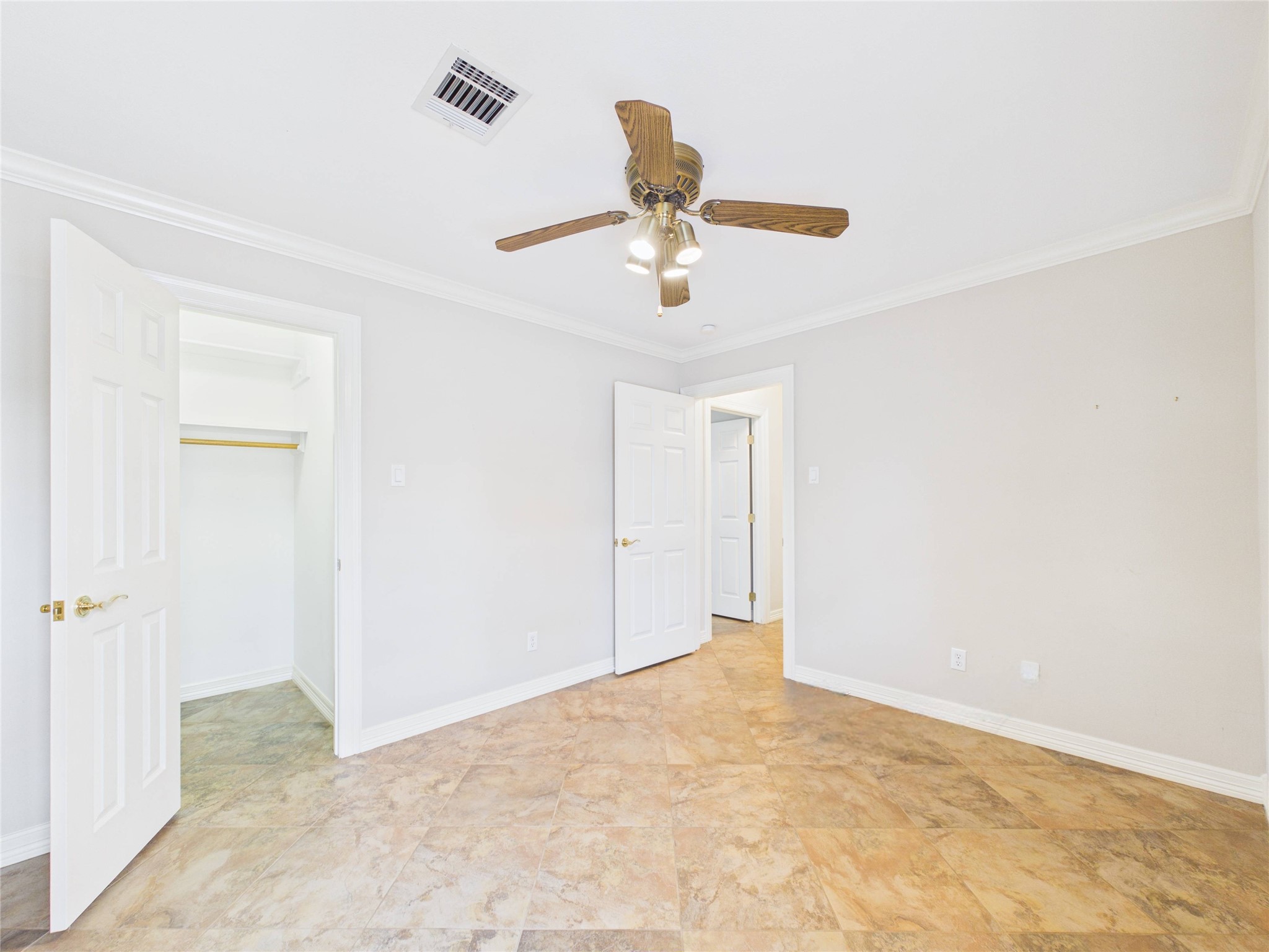814 James Street Property Photo 26