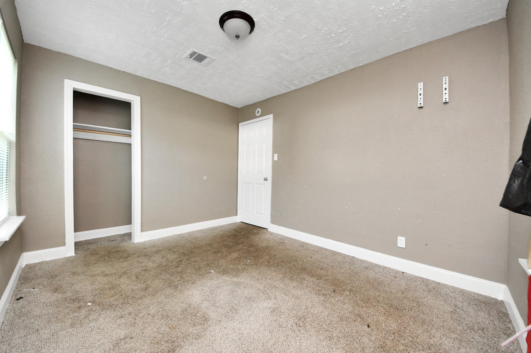 7351 Guadalcanal Road, Houston Tx 77033 Property Photo 8