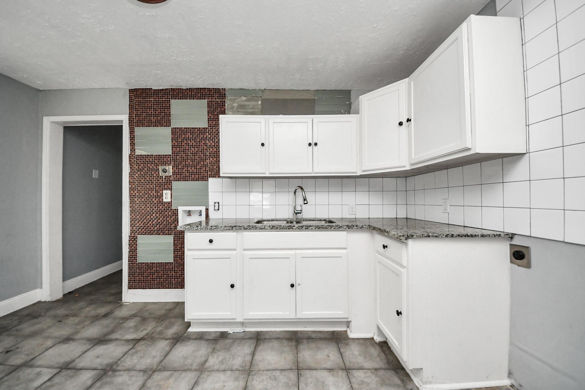 7351 Guadalcanal Road, Houston Tx 77033 Property Photo 14