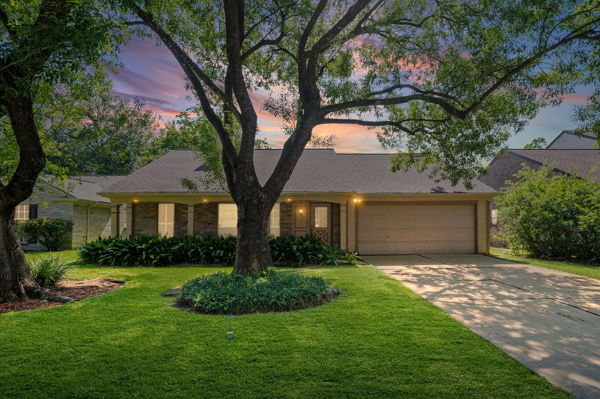 9622 Poynes Drive Property Photo