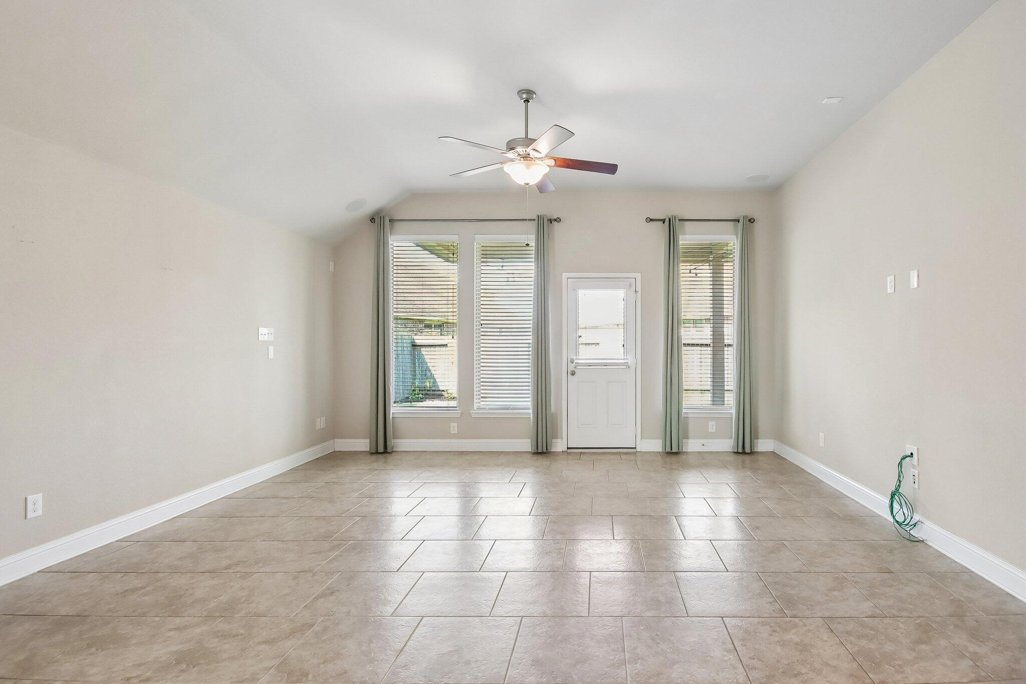 2124 Llerena Lane Property Photo 8