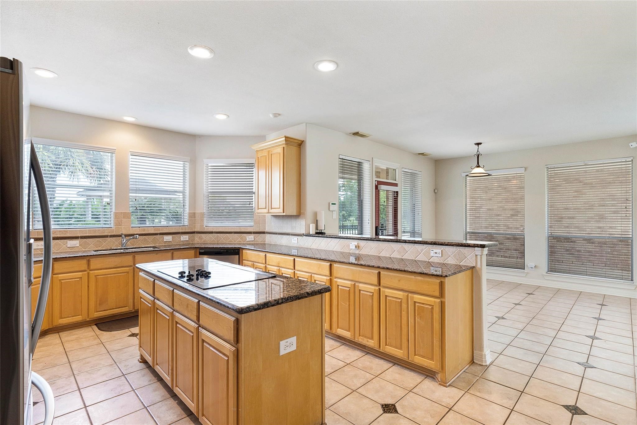 4410 Pine Landing Drive Property Photo 7