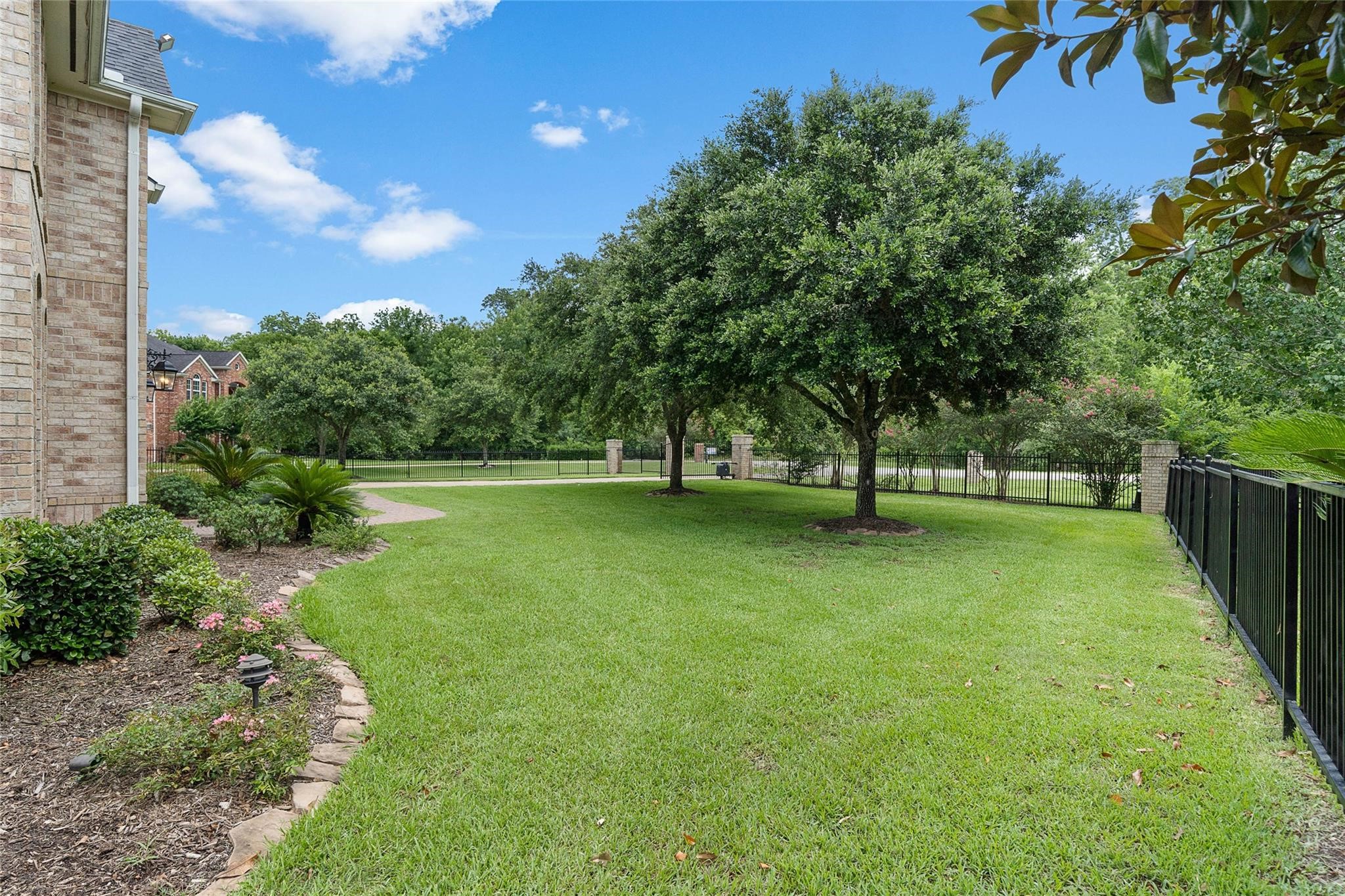 4410 Pine Landing Drive Property Photo 19