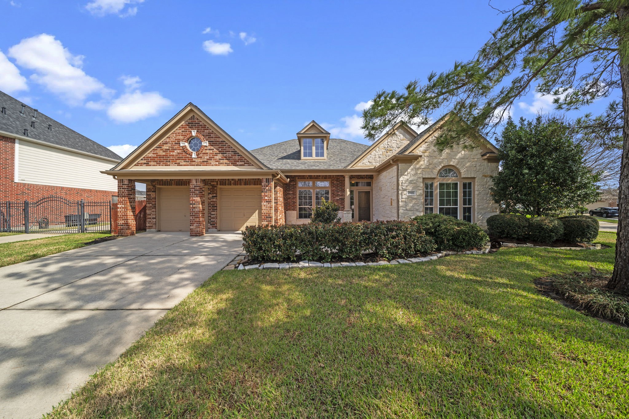 25602 Oak Churn Place Property Photo 1