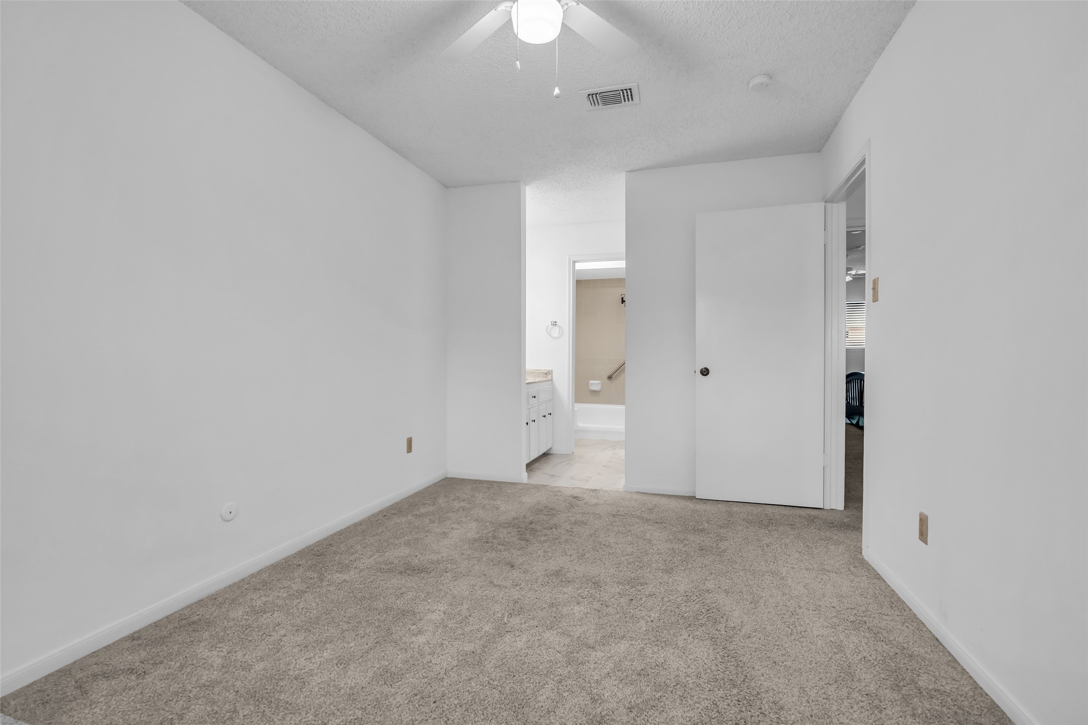 13740 Hollowgreen Drive 605 Property Photo 21