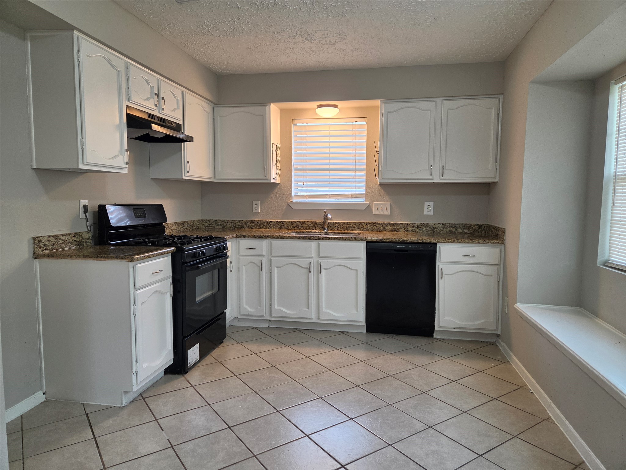 14210 Galvani Drive Property Photo 6