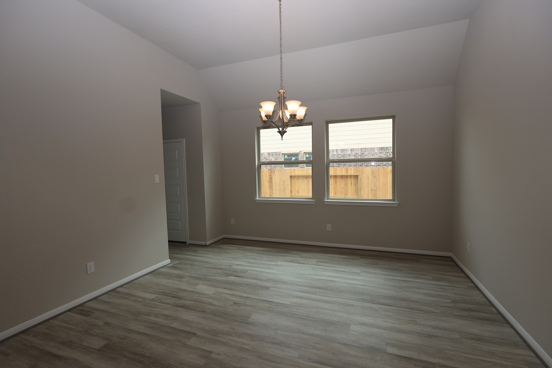 21930 Iris Colony Drive Property Photo 4