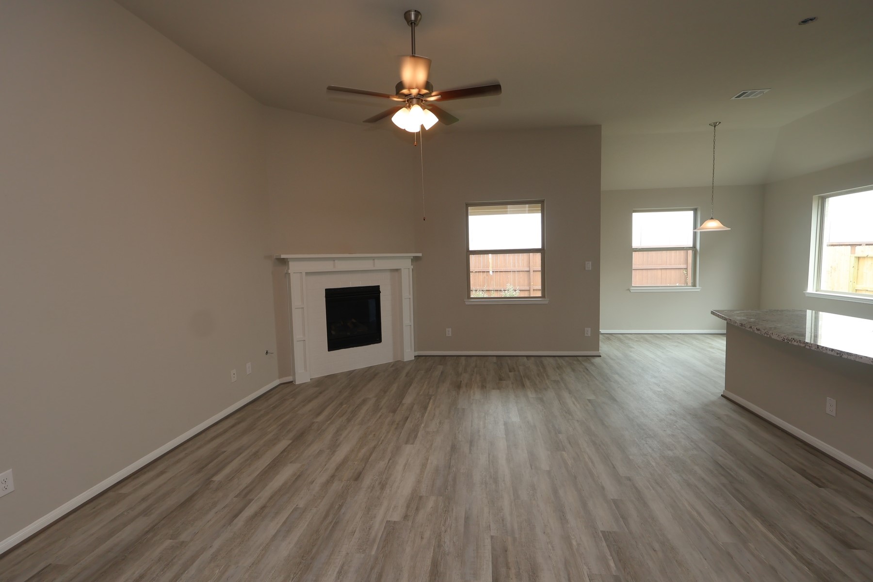 21930 Iris Colony Drive Property Photo 5