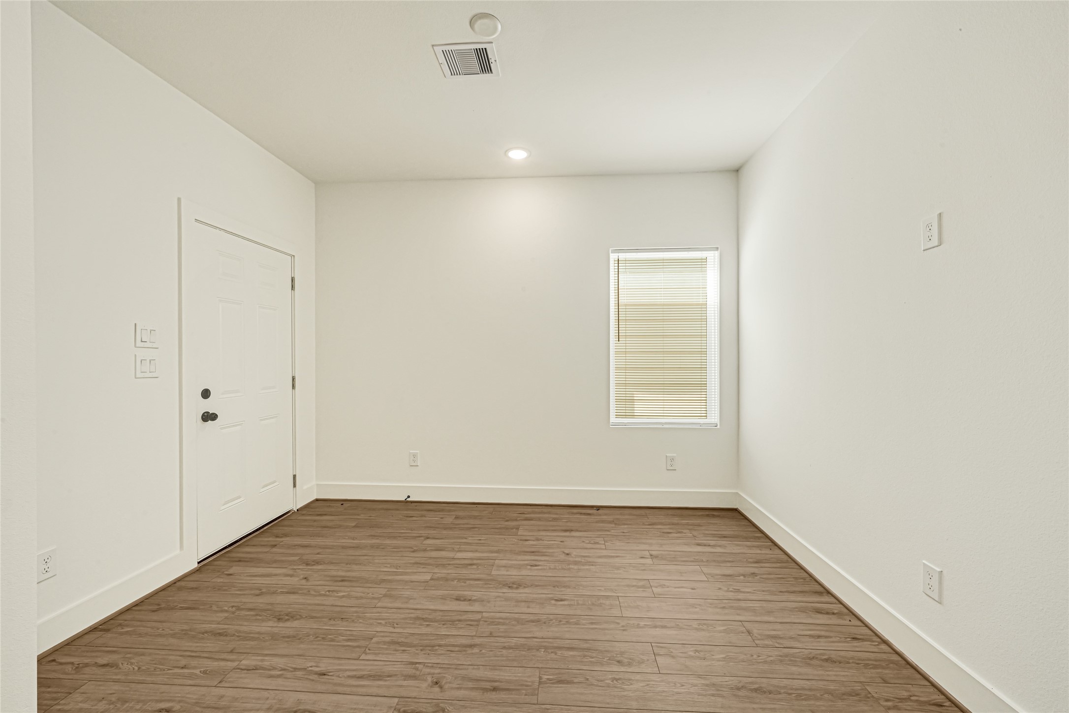 407 Calloway St A Property Photo 5