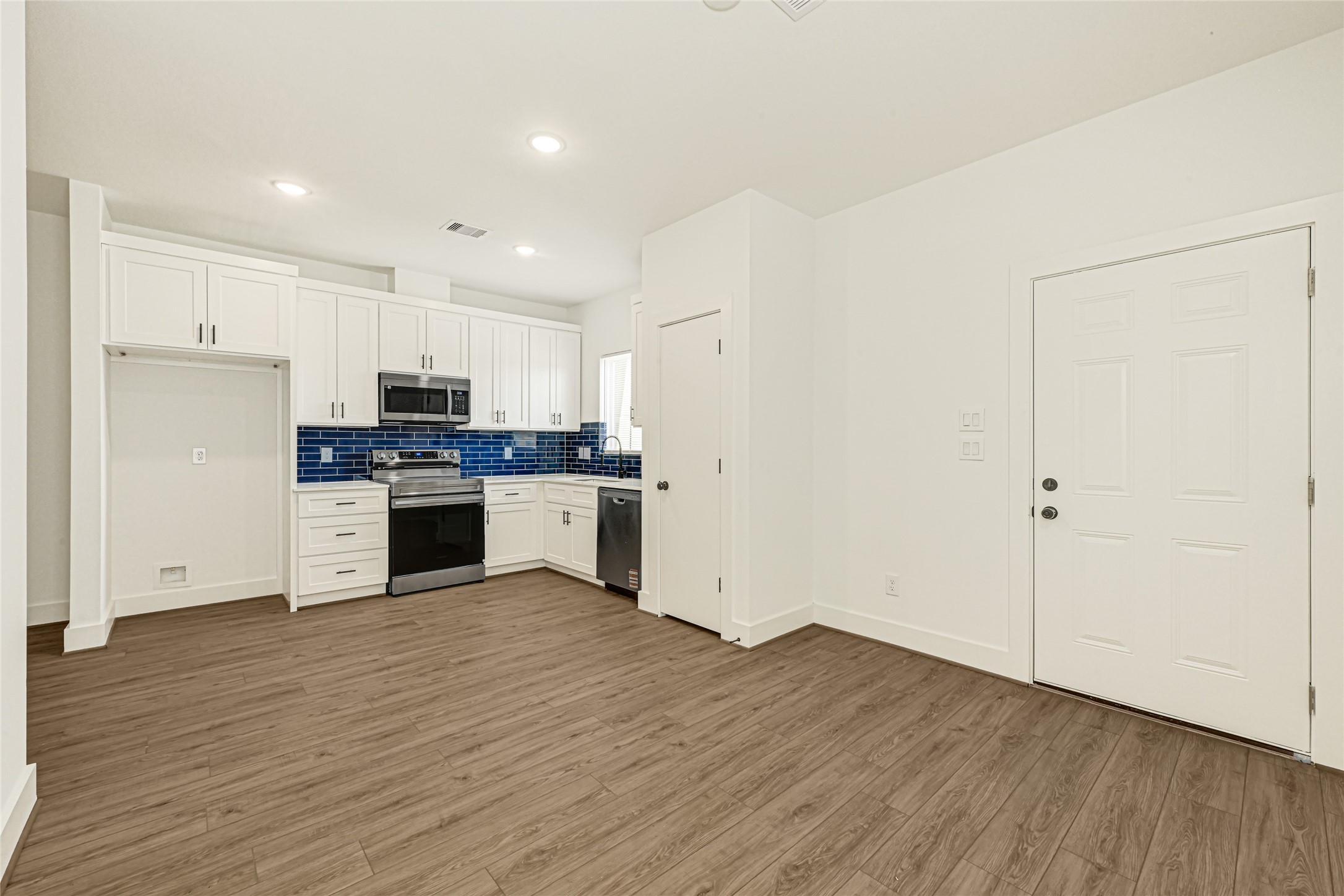 407 Calloway St A Property Photo 6