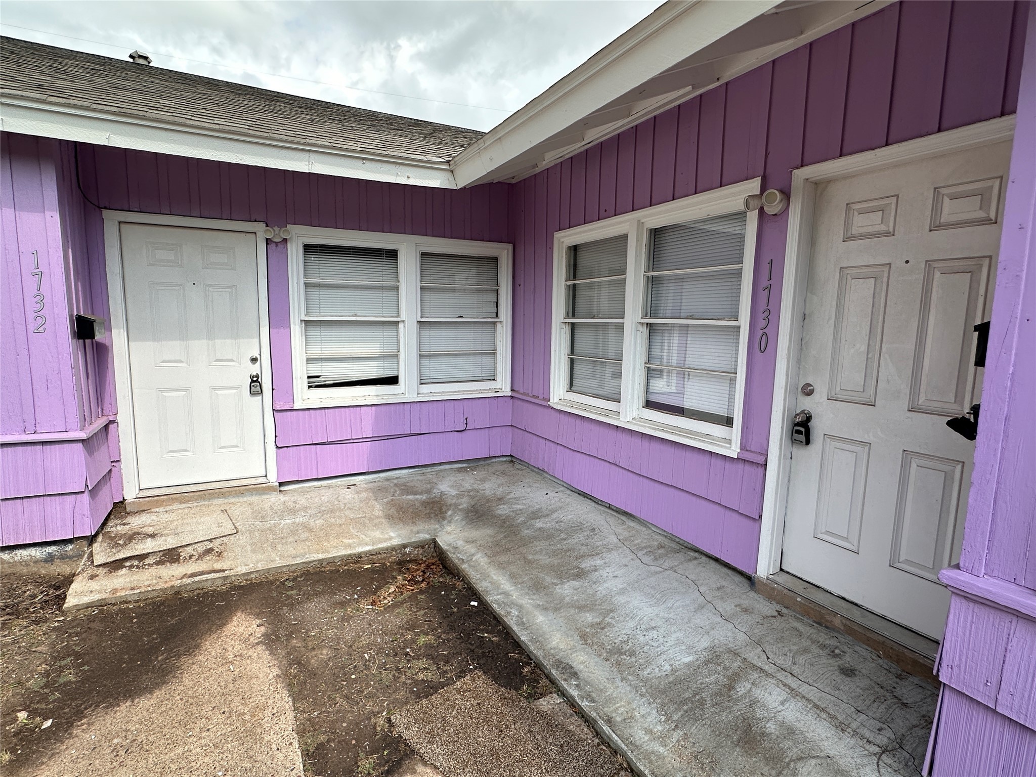 1730 W 8th Street Property Photo 5