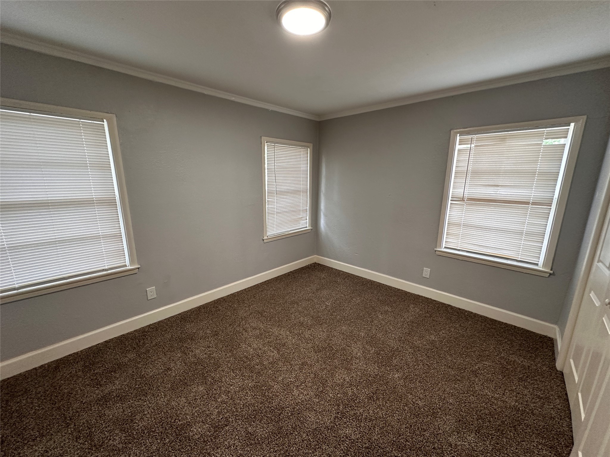 1730 W 8th Street Property Photo 12