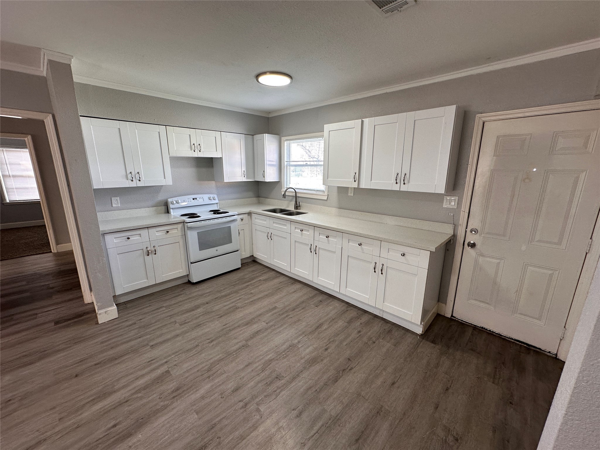 1730 W 8th Street Property Photo 28