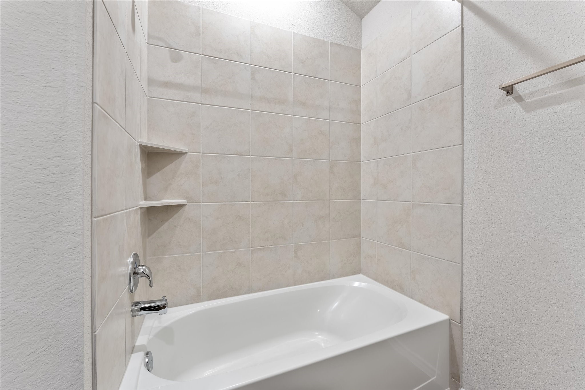 3414 Quiet Gate Lane Property Photo 7