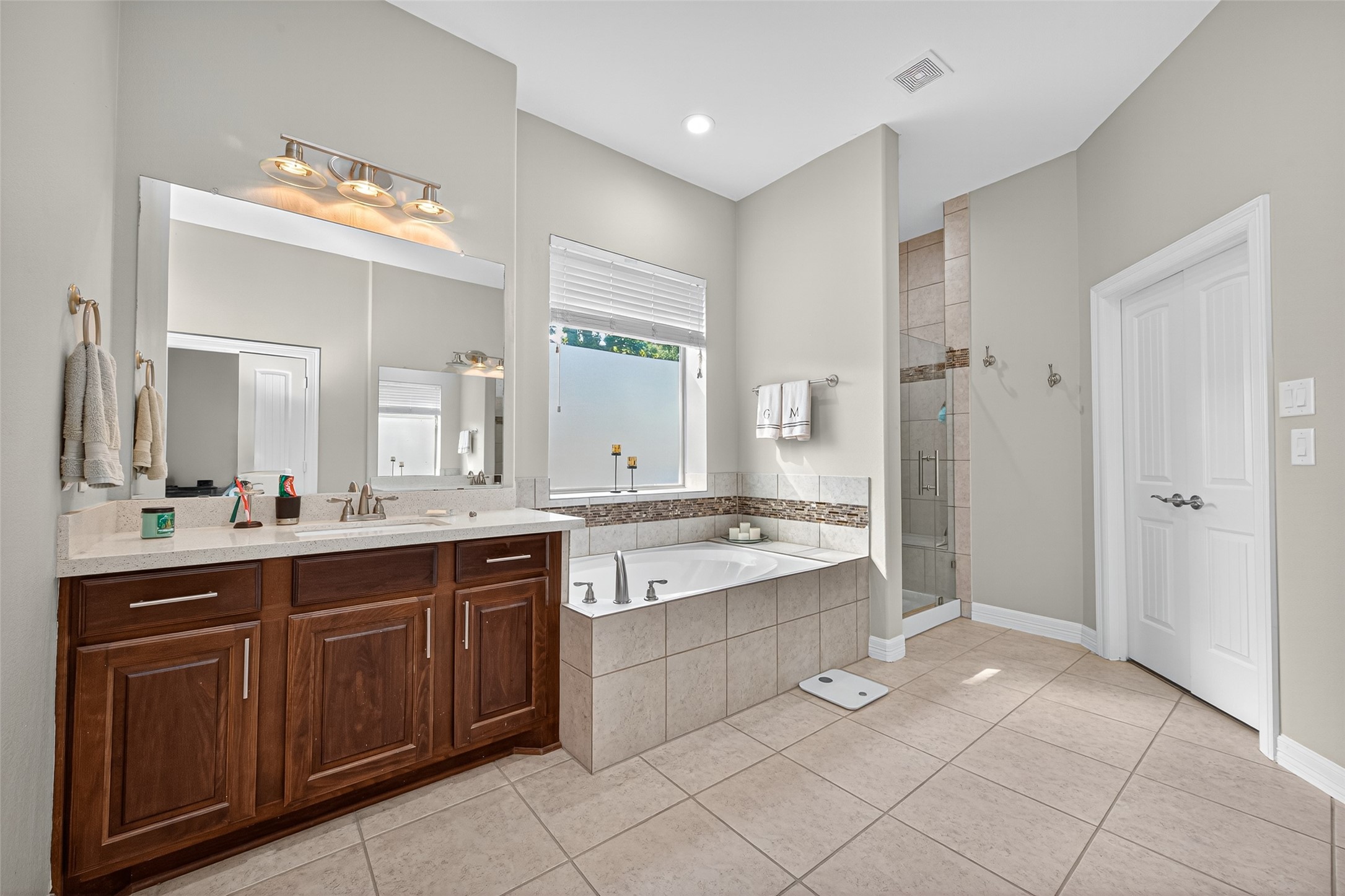 15406 Winterhaven Drive Property Photo 8