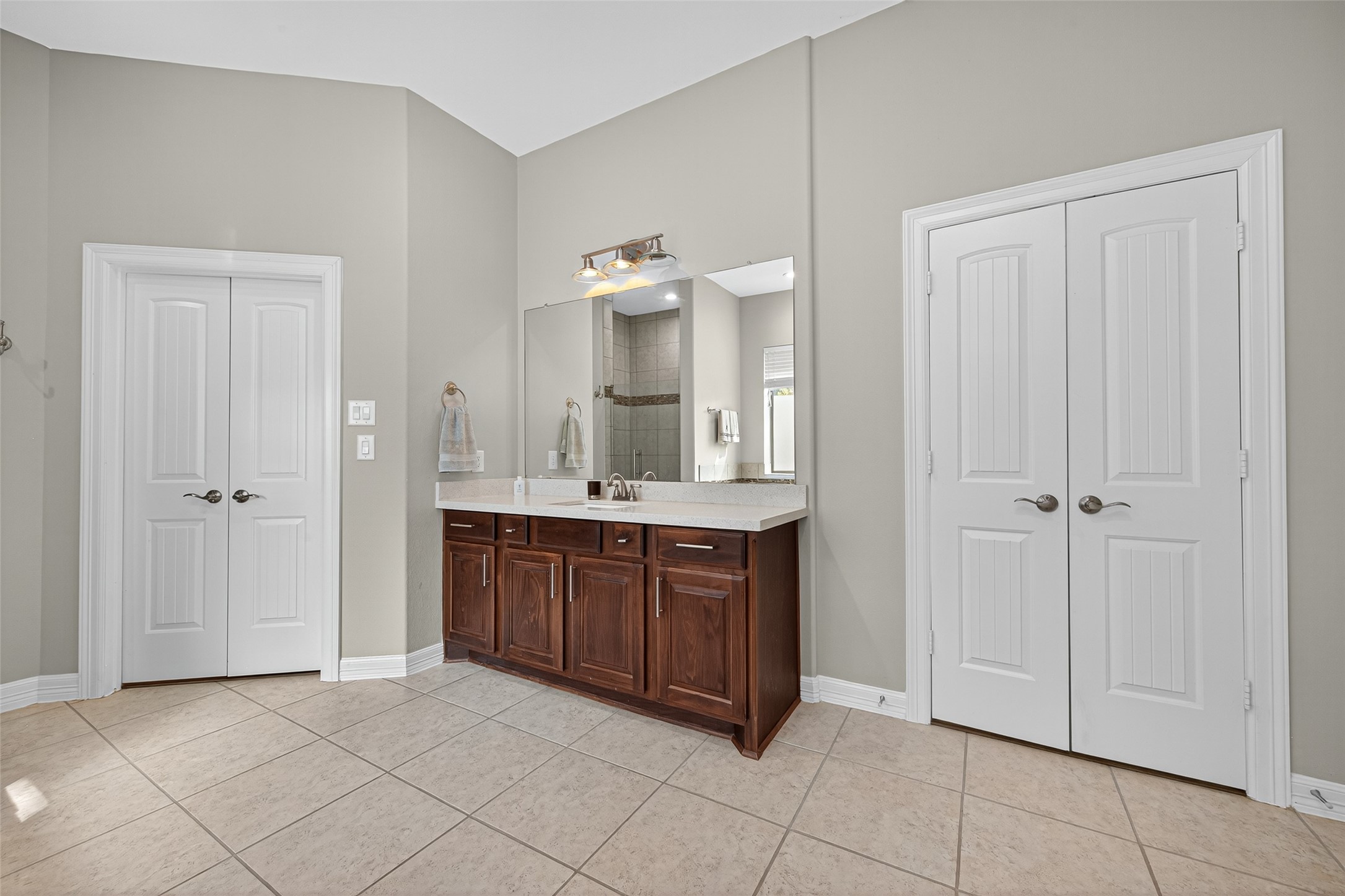 15406 Winterhaven Drive Property Photo 25