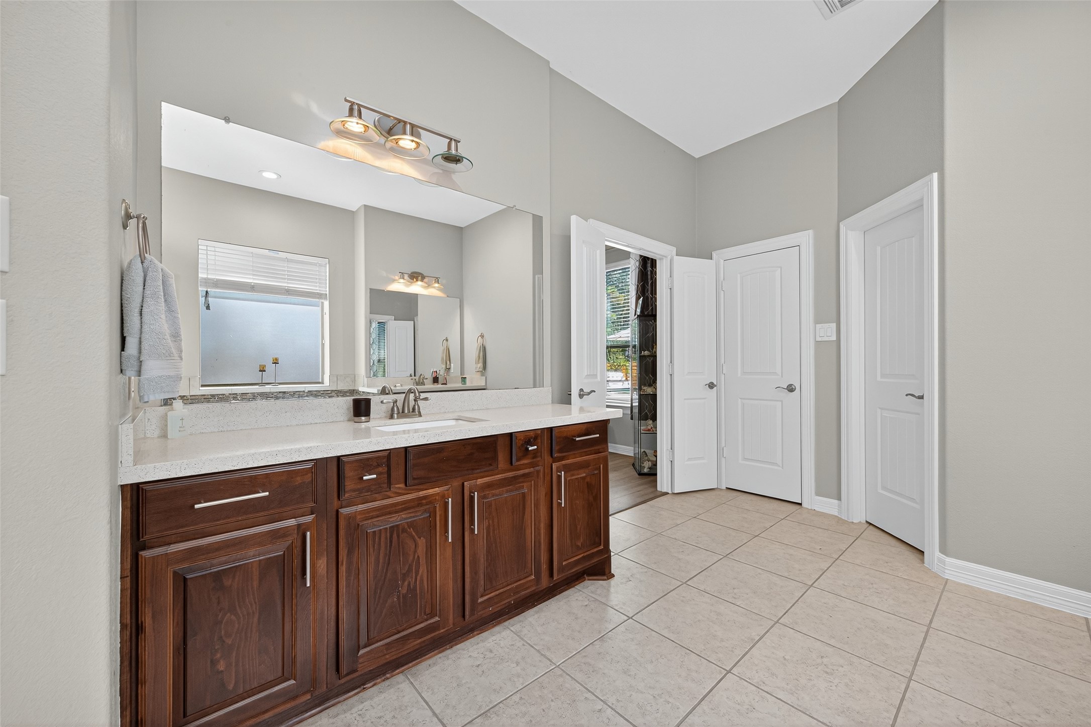 15406 Winterhaven Drive Property Photo 27