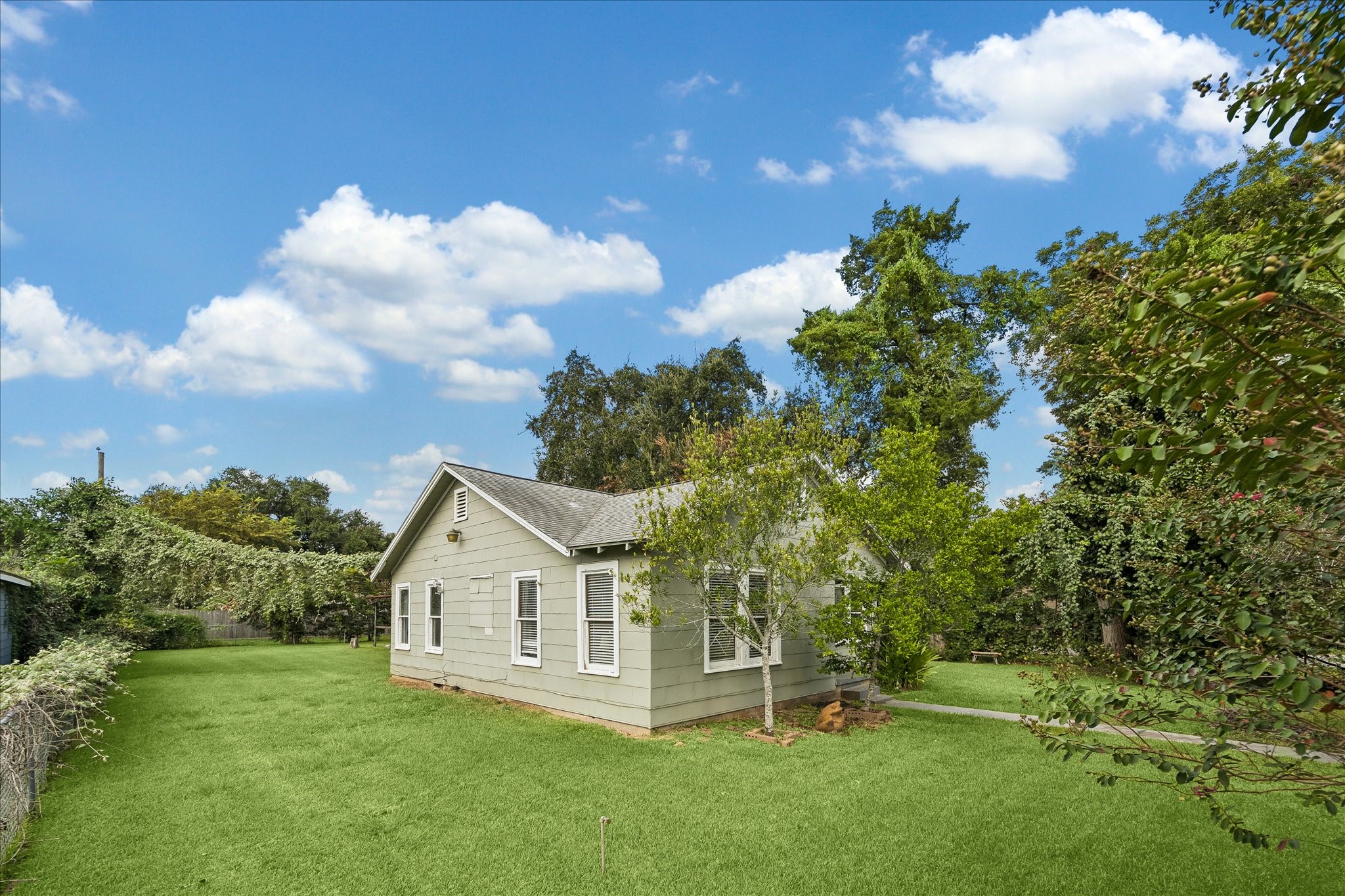 302 Damon Street Property Photo 3