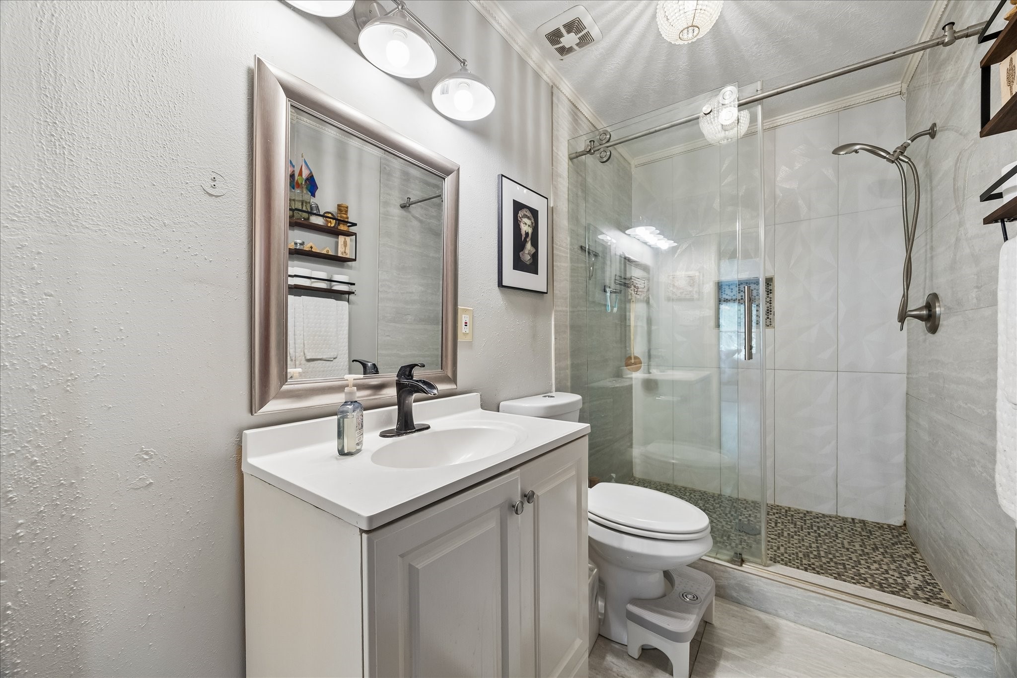 302 Damon Street Property Photo 13