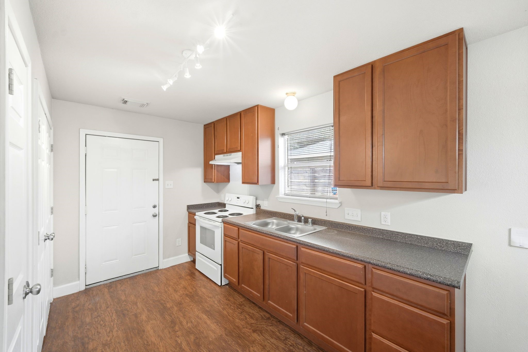 11723 Greenmesa Drive Property Photo 15