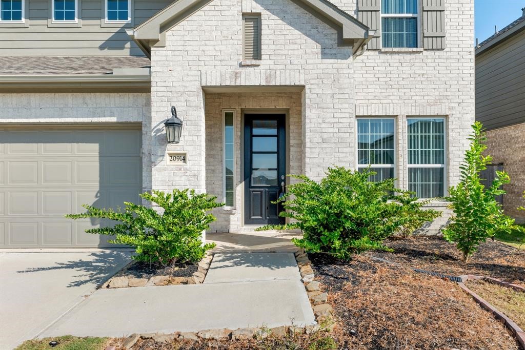 20914 Kadefield Drive Property Photo 6