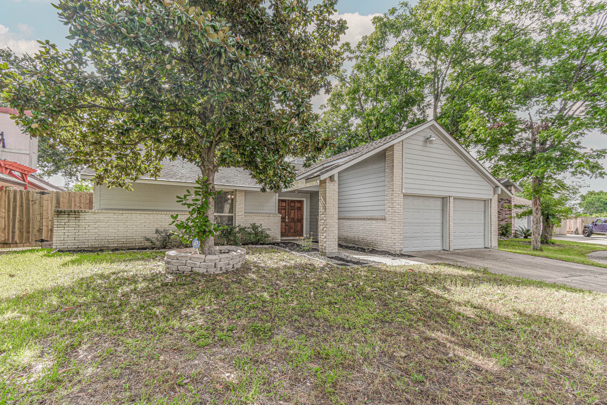 8806 Lakeside Forest Drive Property Photo 1