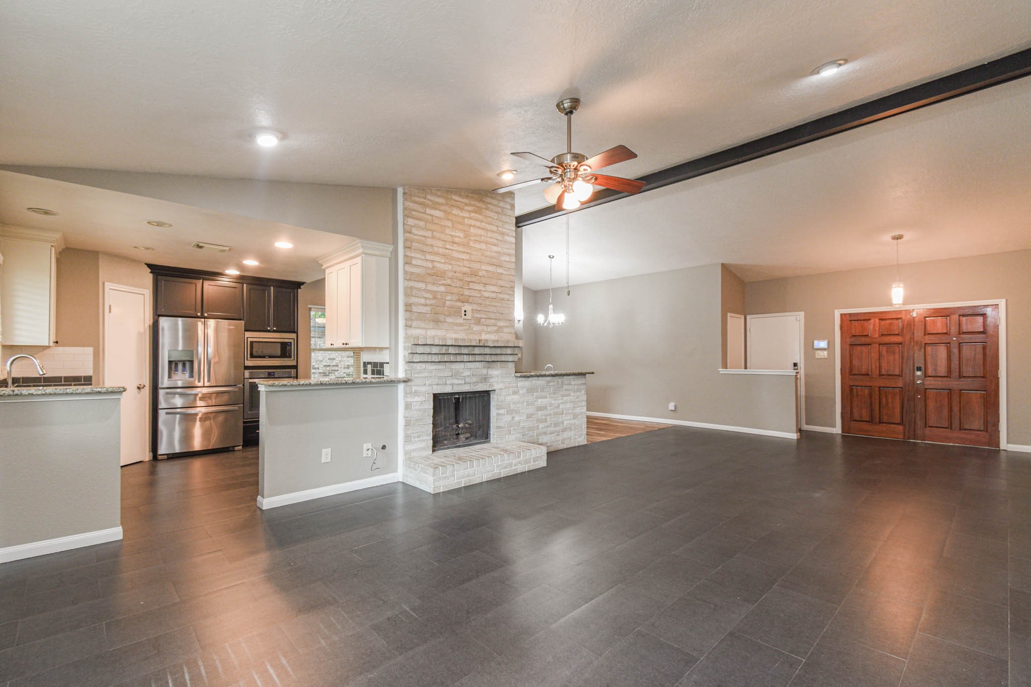 8806 Lakeside Forest Drive Property Photo 2