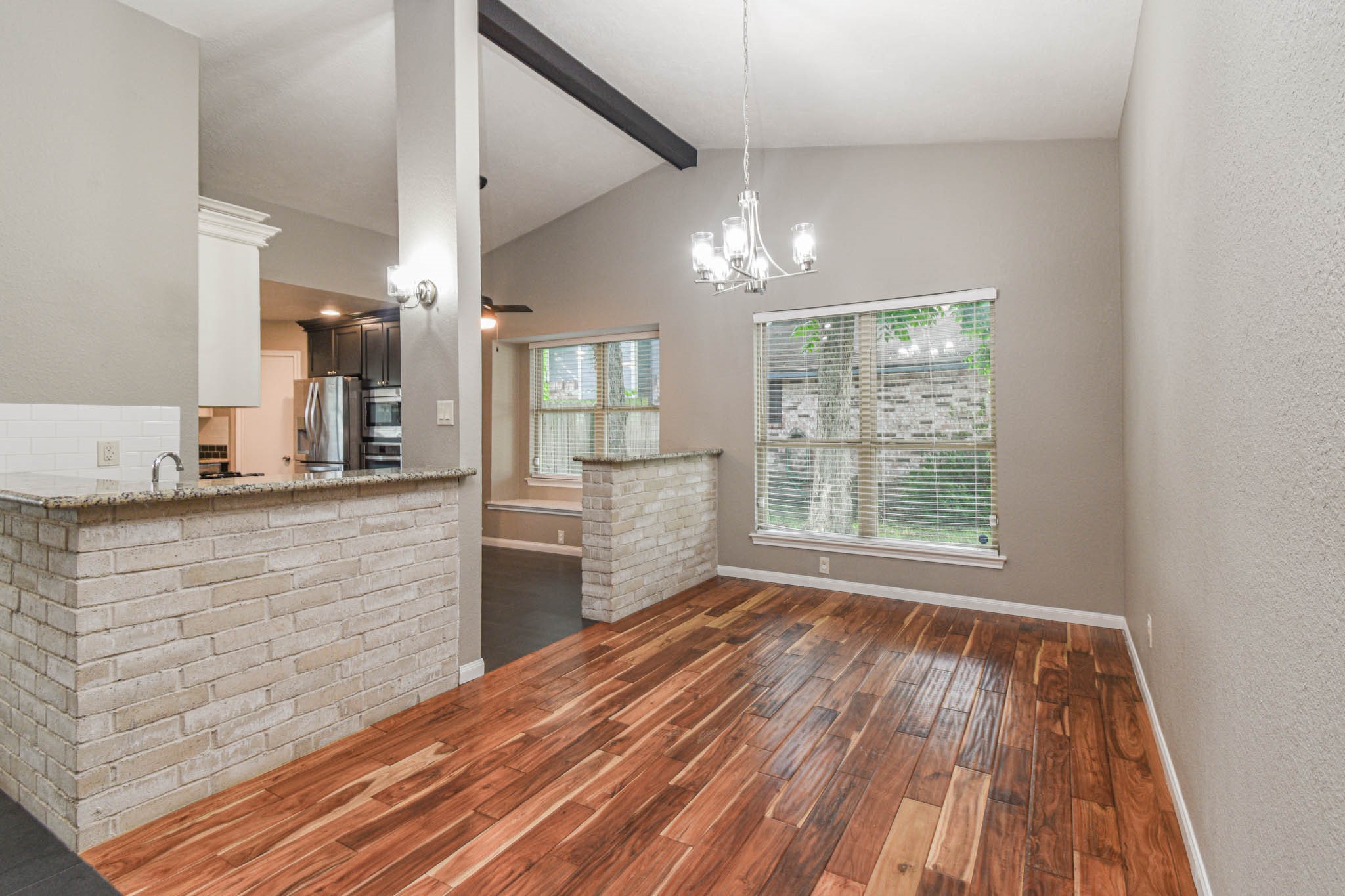 8806 Lakeside Forest Drive Property Photo 6