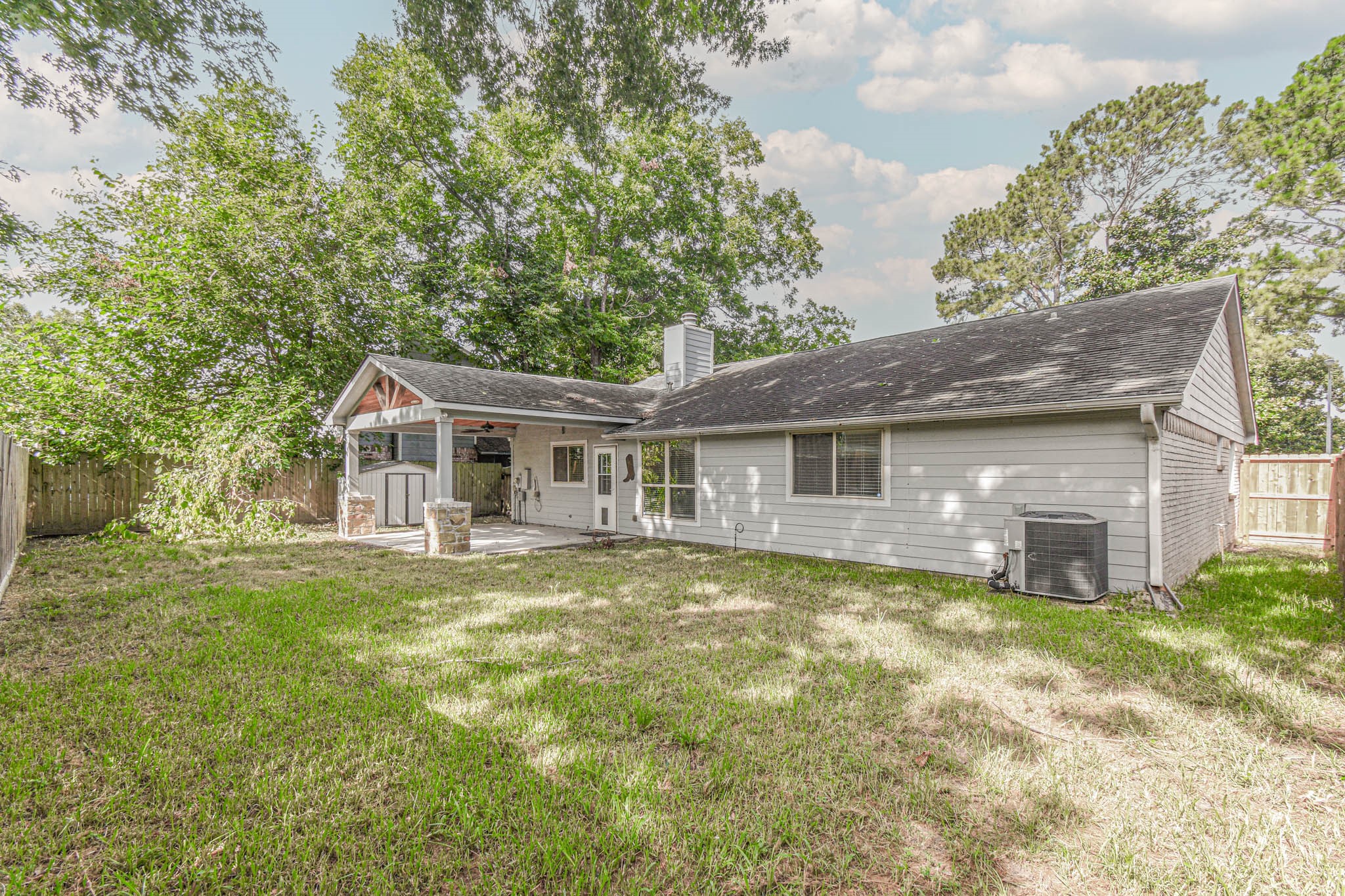 8806 Lakeside Forest Drive Property Photo 21
