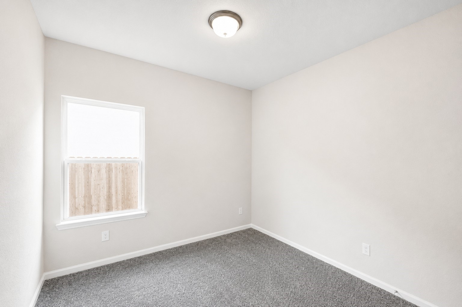 1913 N Riverside Circle Property Photo 12