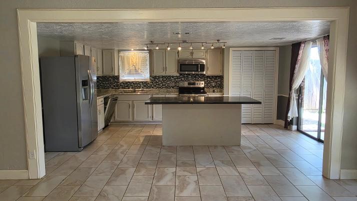 15122 Cedar Ridge Drive Property Photo 3