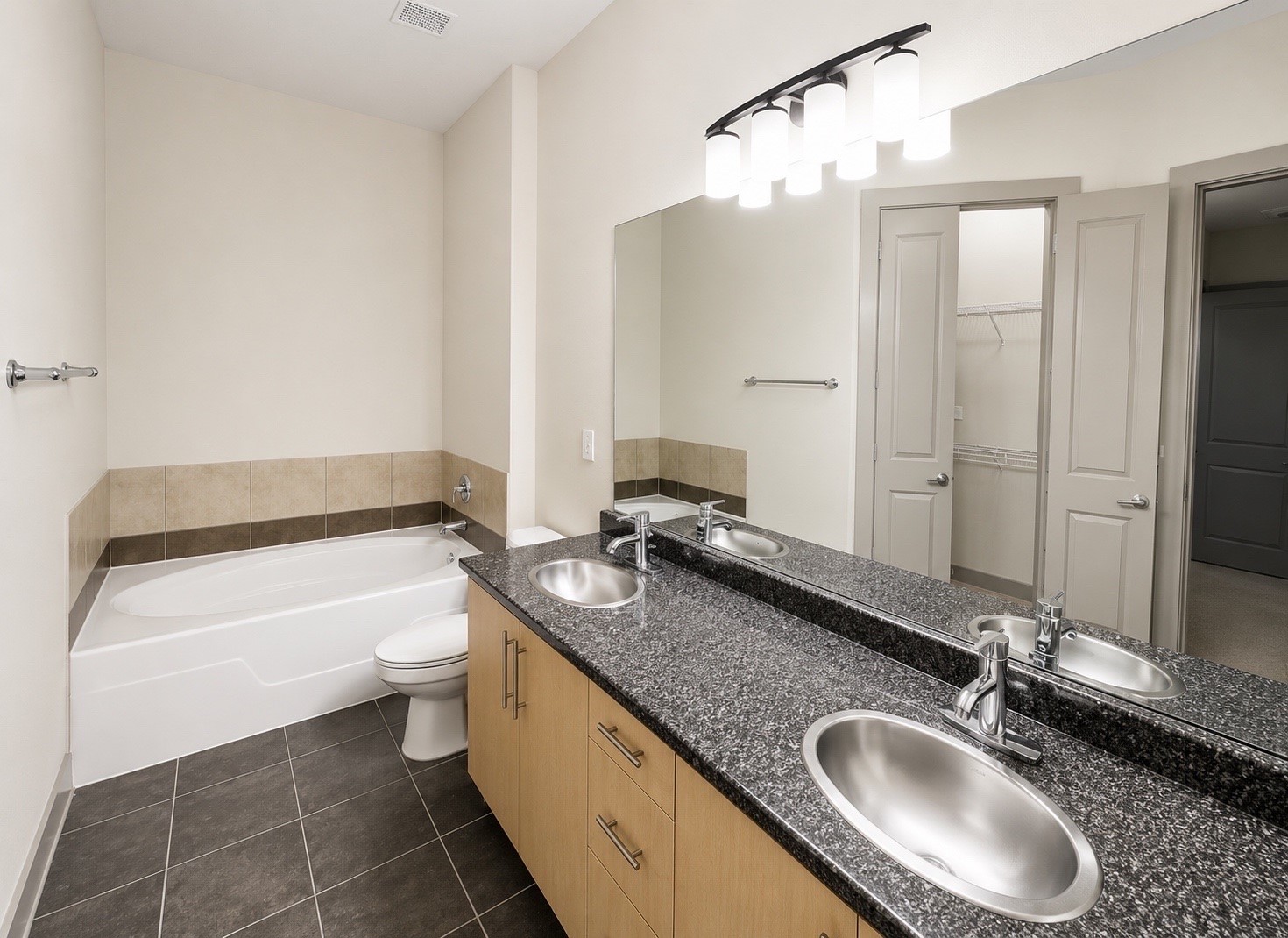 3660 Richmond Avenue 410 Property Photo 7