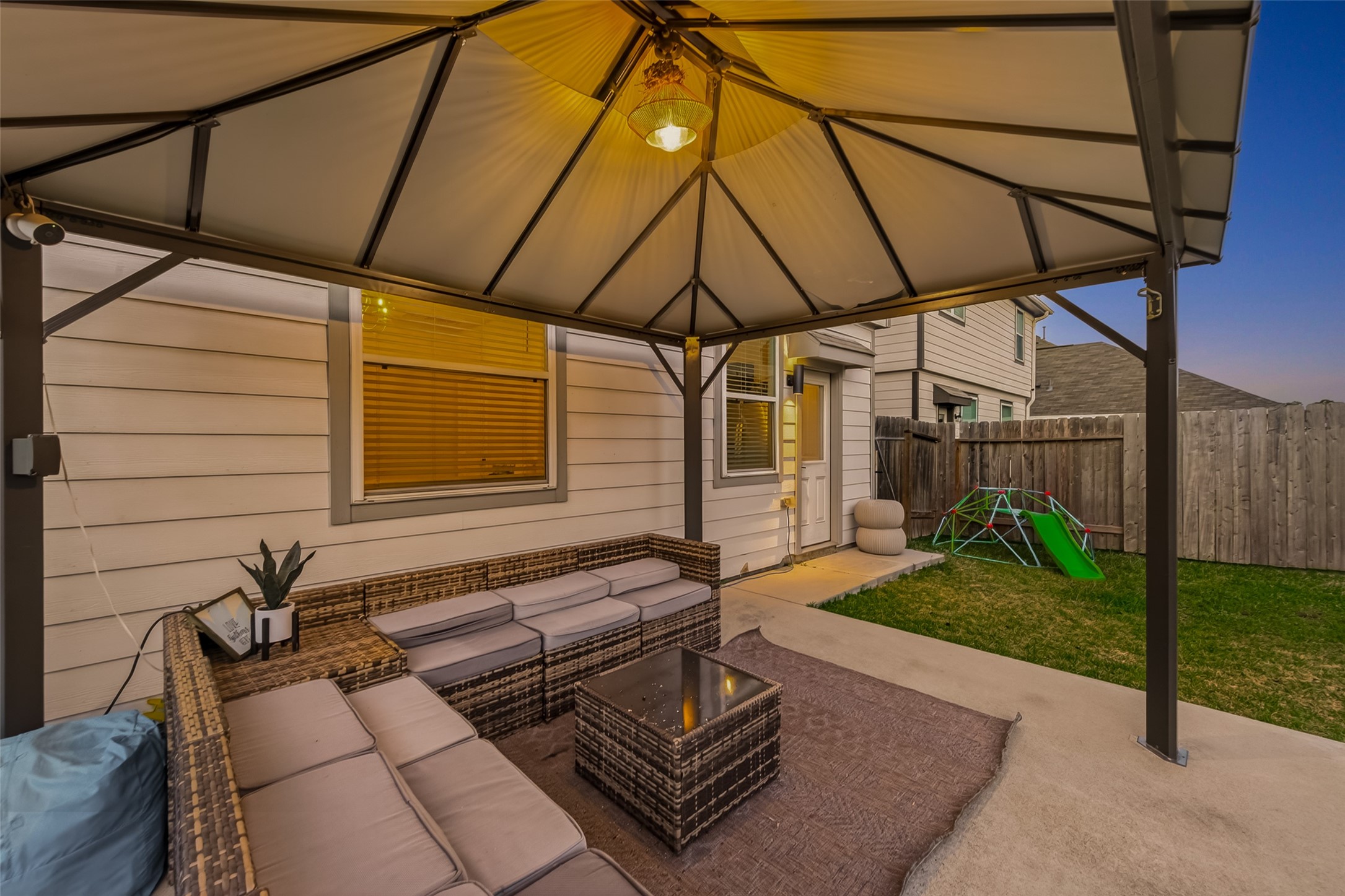 23639 Buttress Root Drive Property Photo 2