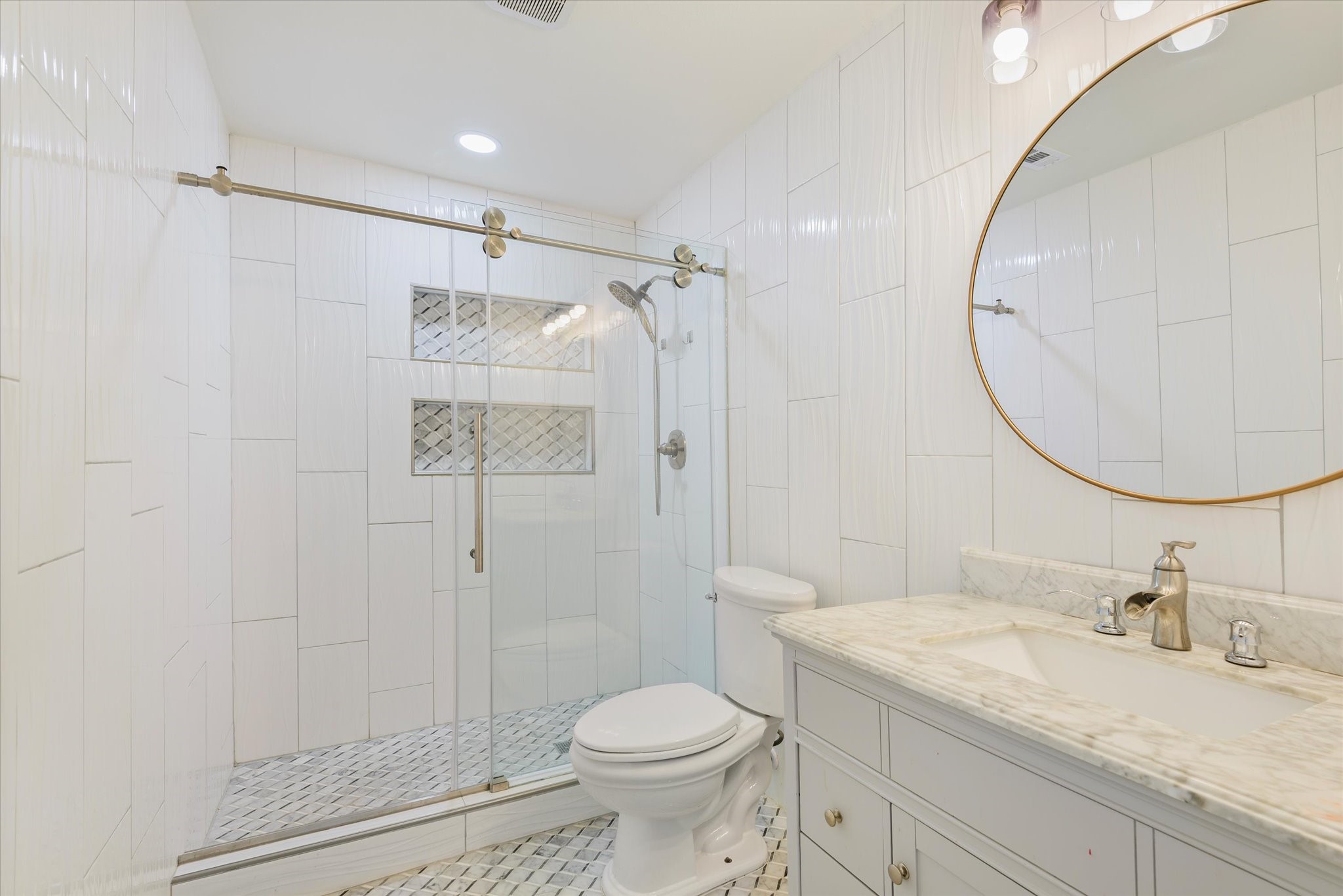 2425 Miramar Court 2425 Property Photo 18